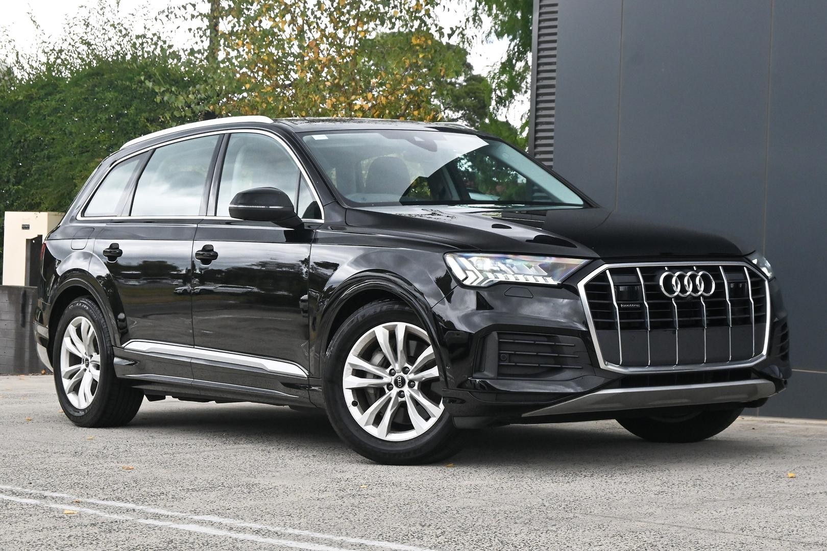 Audi Q7 image 1