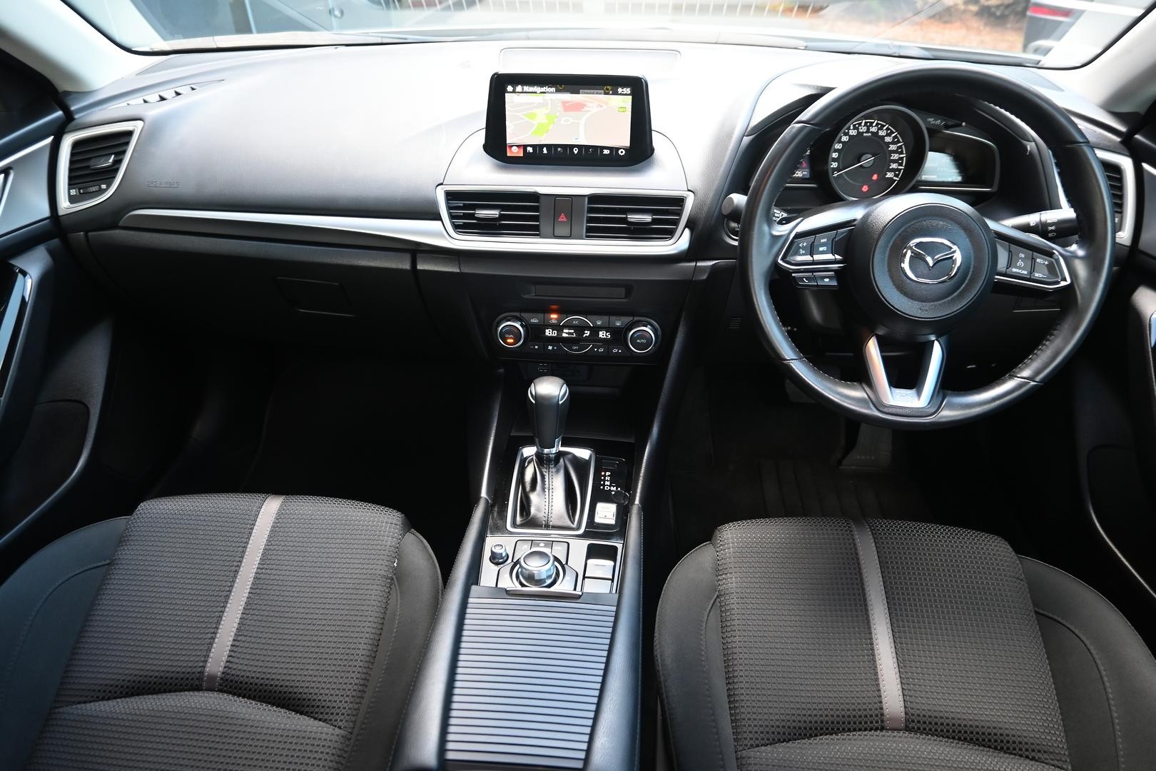 Mazda 3 image 3