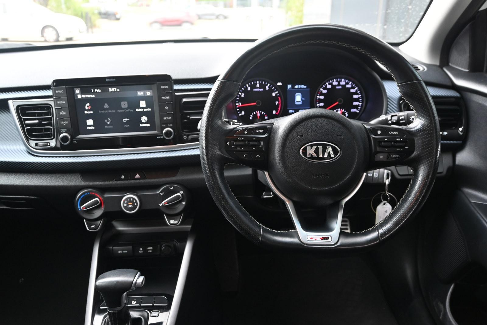 Kia Rio image 4