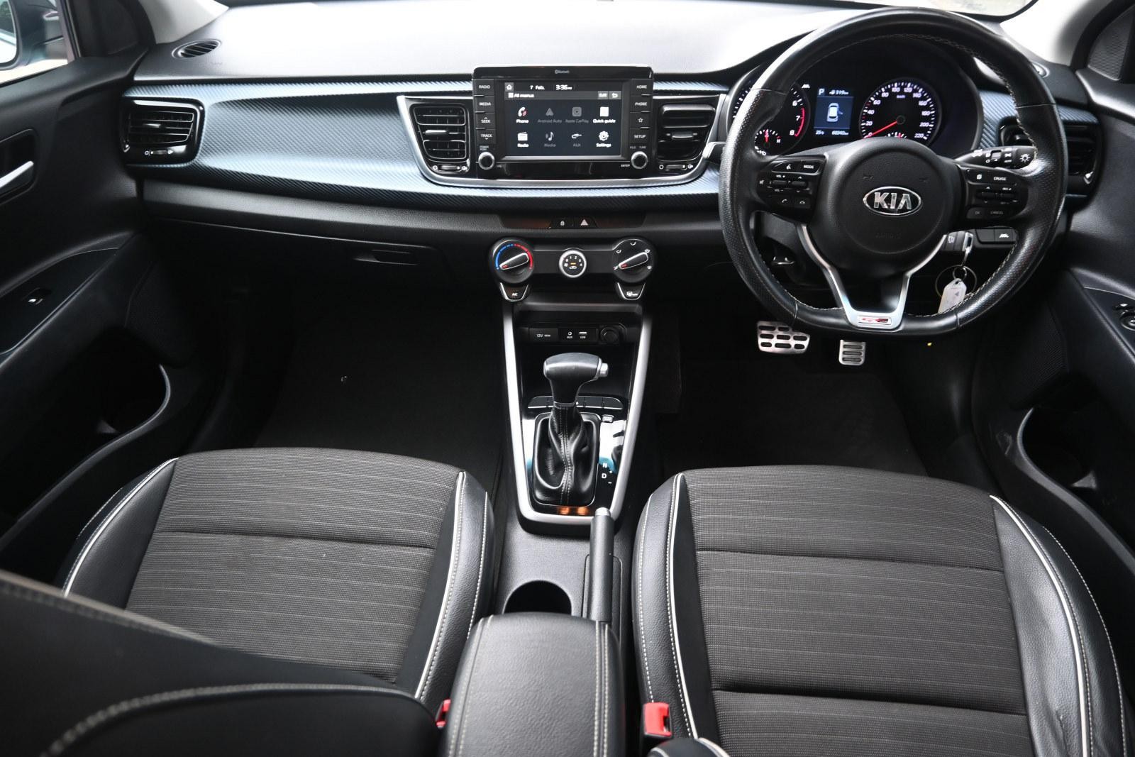 Kia Rio image 3