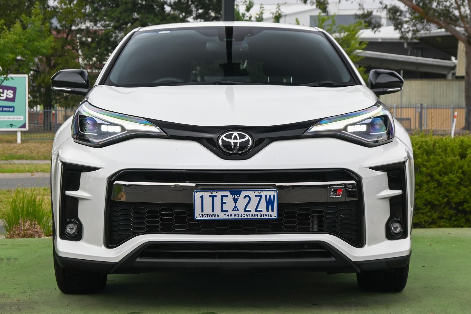 Toyota C-hr image 2