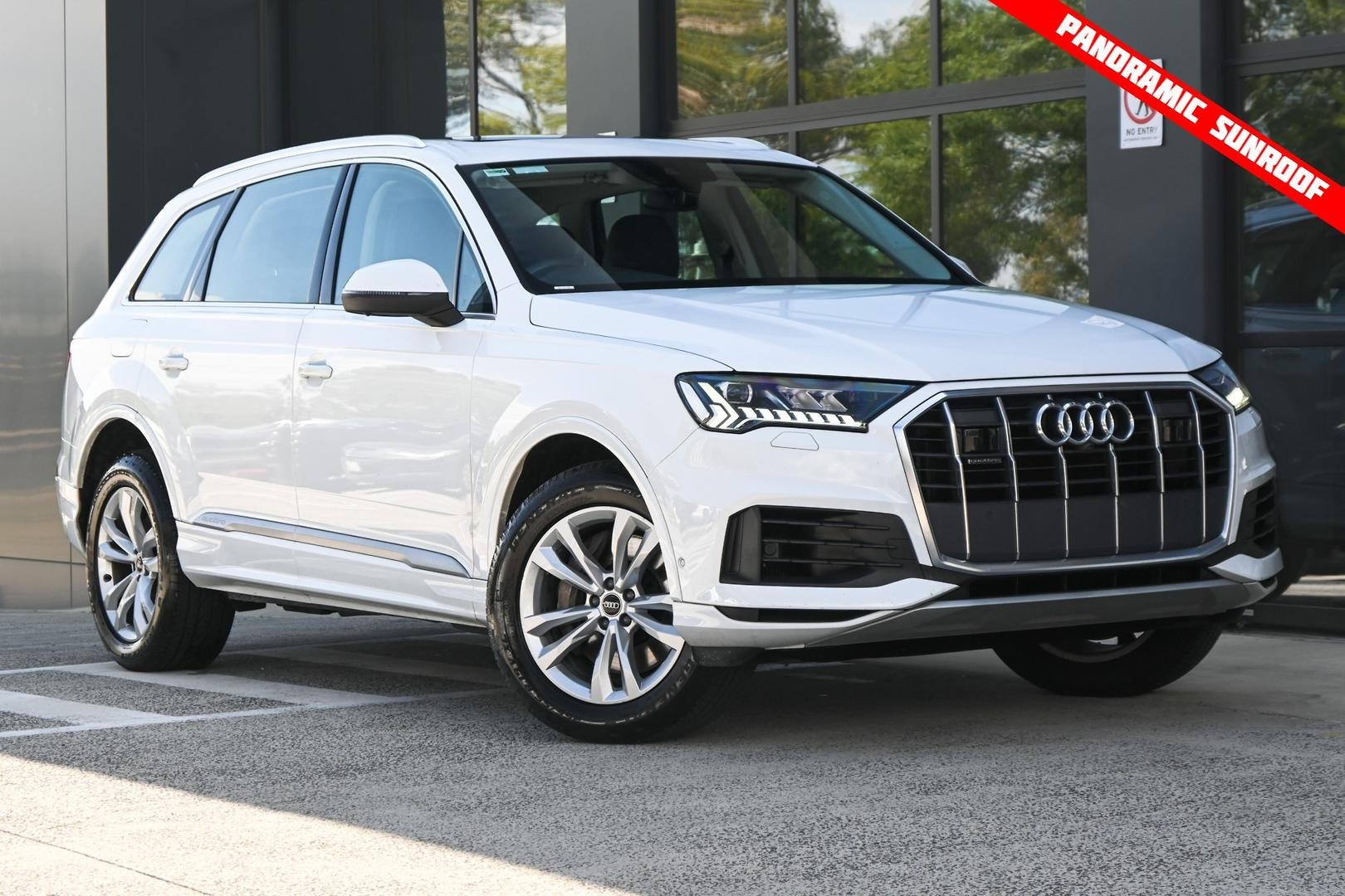 Audi Q7 image 1