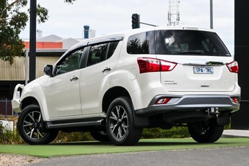 https://dvg-vehicle-assets.s3.amazonaws.com/U16660/3p08tiq6tfzajj07nzilfbcho.jpg