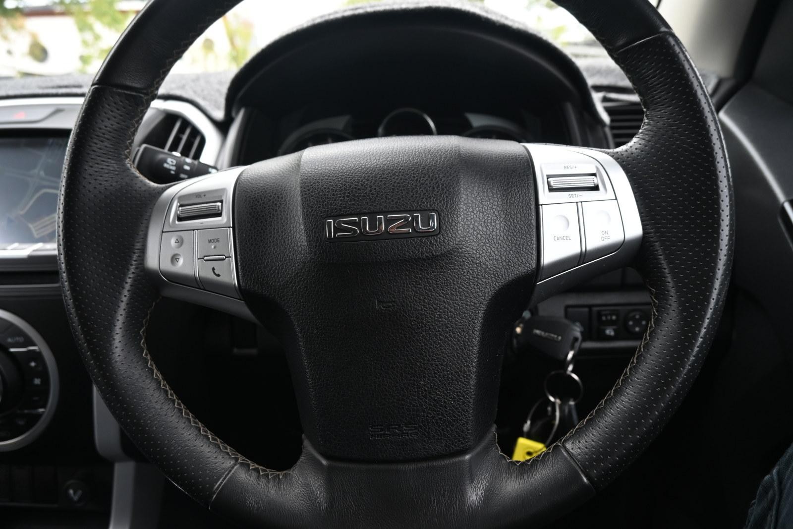 Isuzu Mu-x image 4