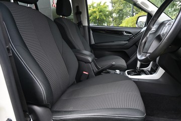 https://dvg-vehicle-assets.s3.amazonaws.com/U16660/798biyca3jj5o2iy71auq0qk4.jpg