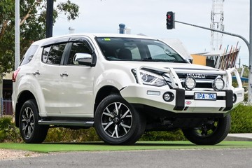 https://dvg-vehicle-assets.s3.amazonaws.com/U16660/amighzv2moml7al94b0r5xw1n.jpg
