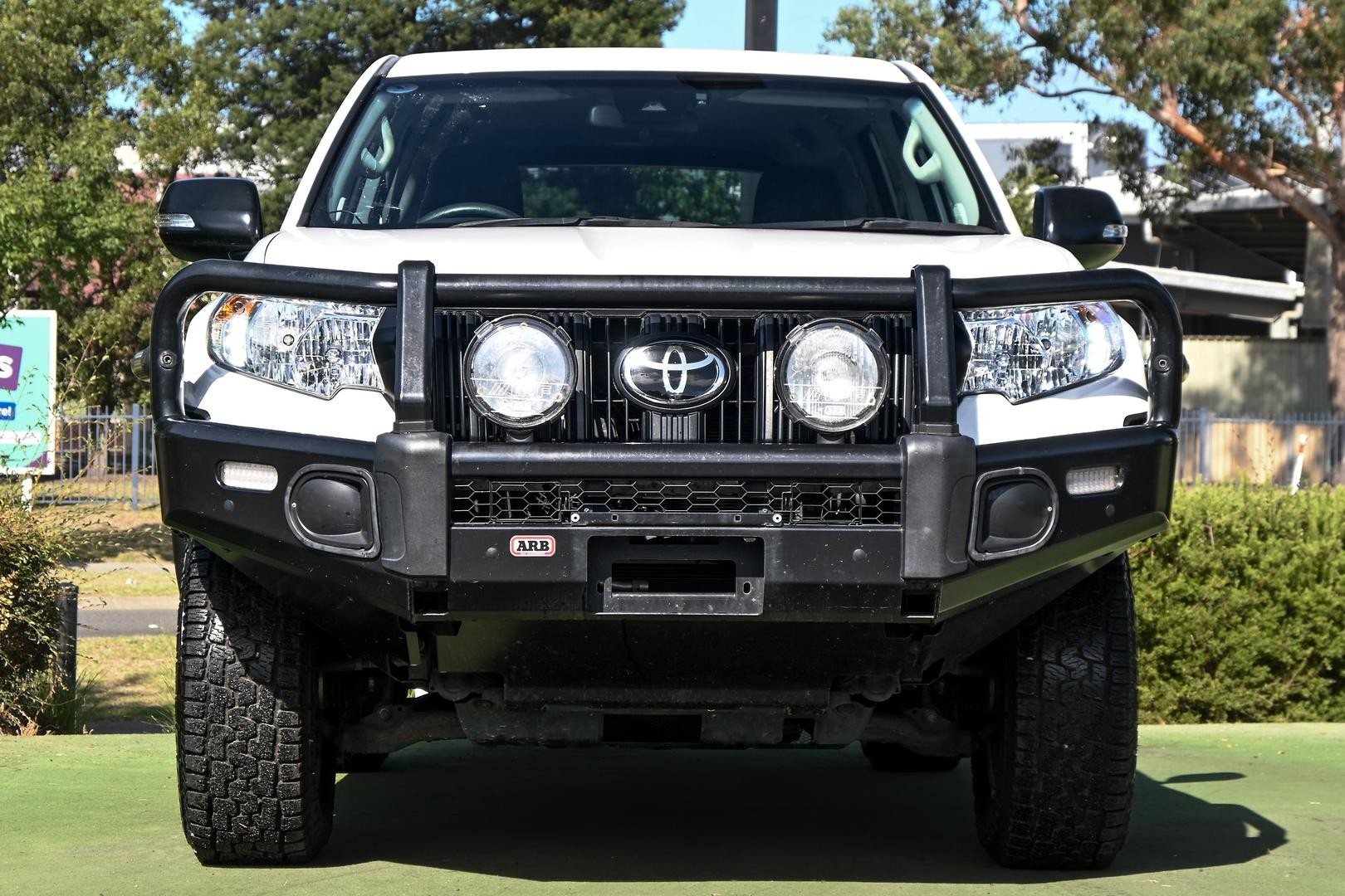 Toyota Landcruiser Prado image 2