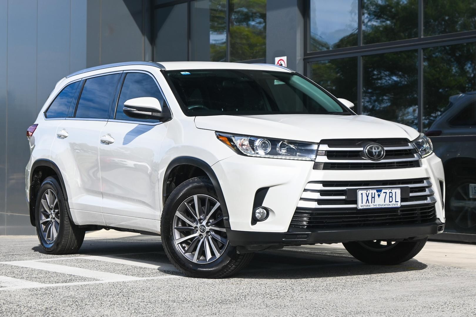 Toyota Kluger image 1