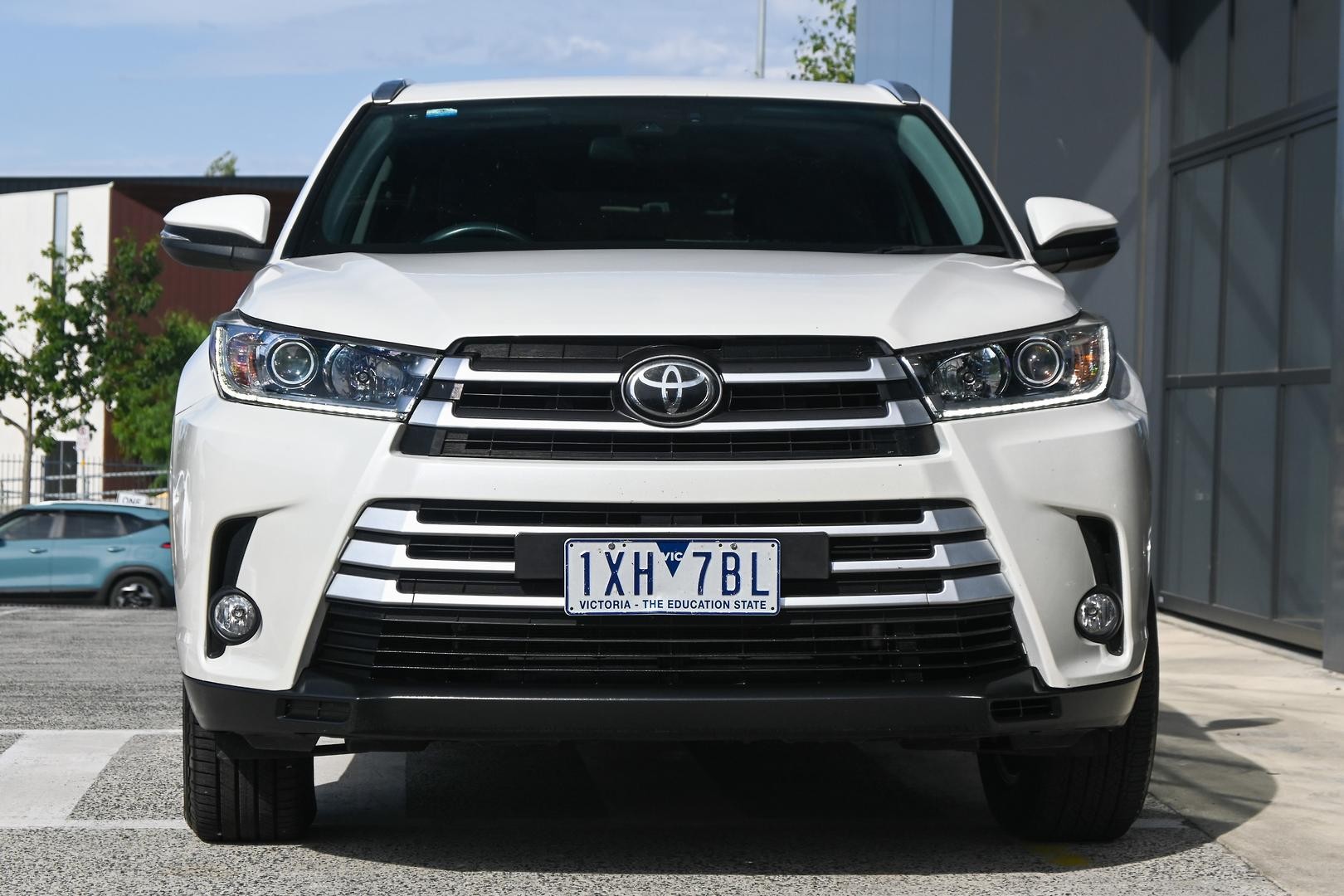 Toyota Kluger image 2