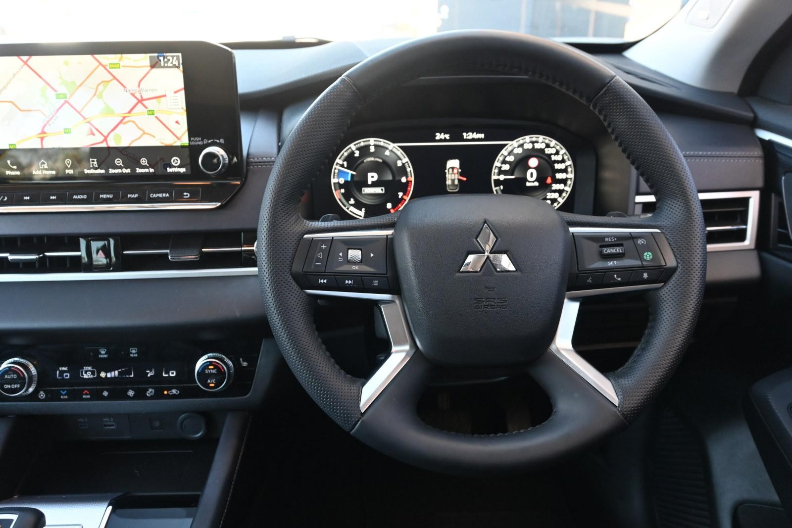 Mitsubishi Outlander image 4