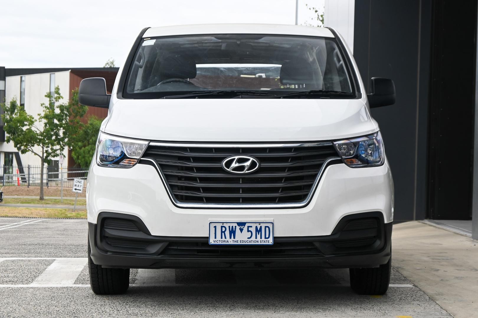 Hyundai Iload image 2