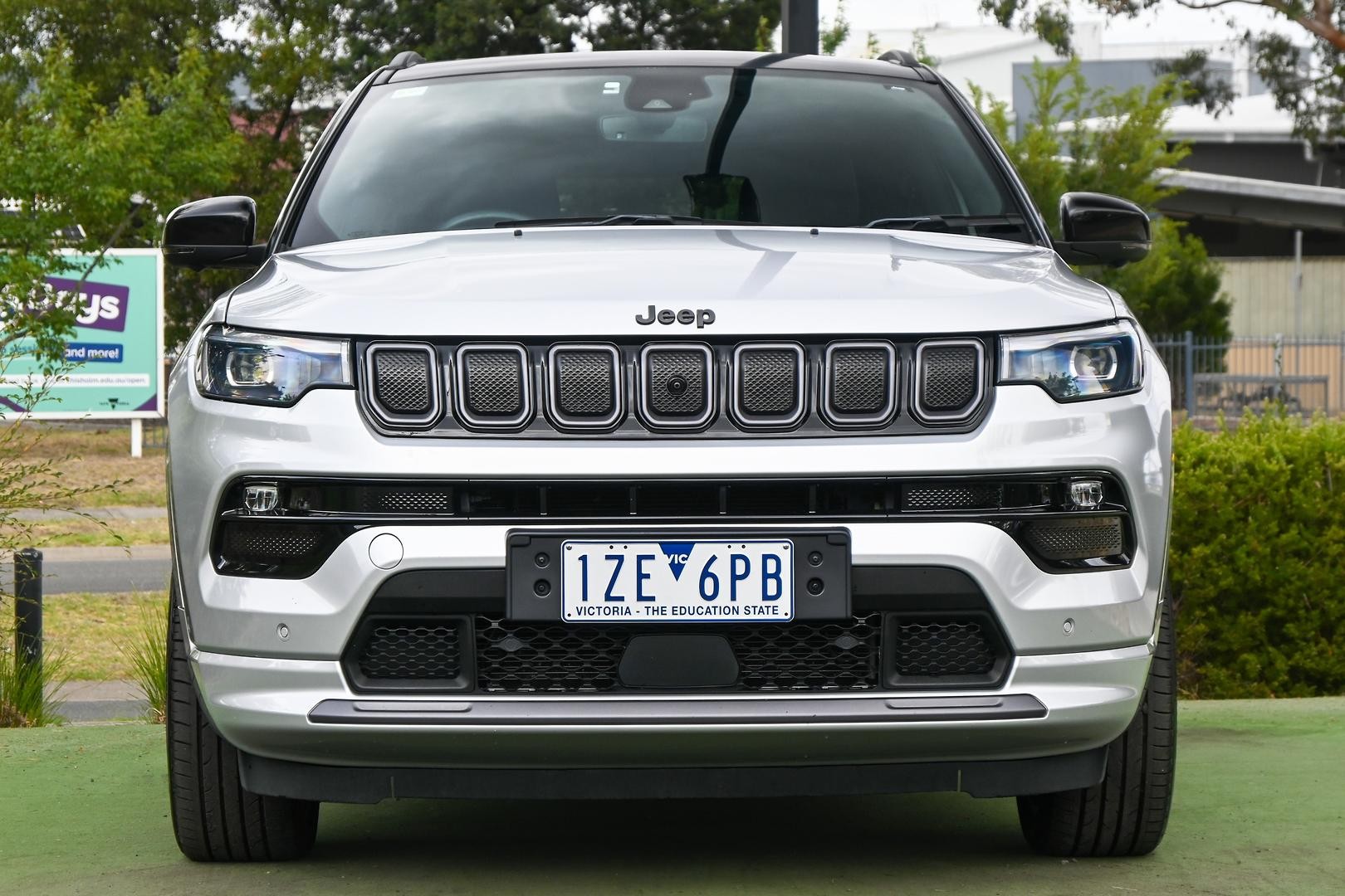 Jeep Compass image 2