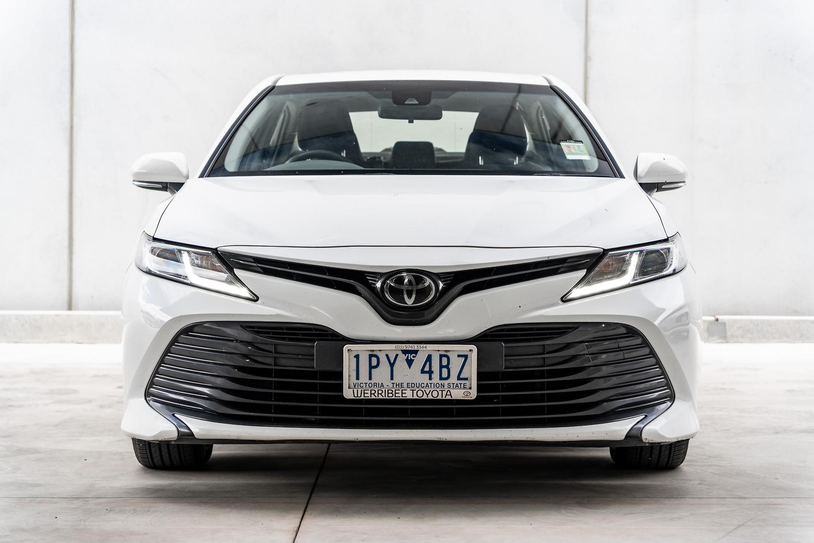 Toyota Camry image 2