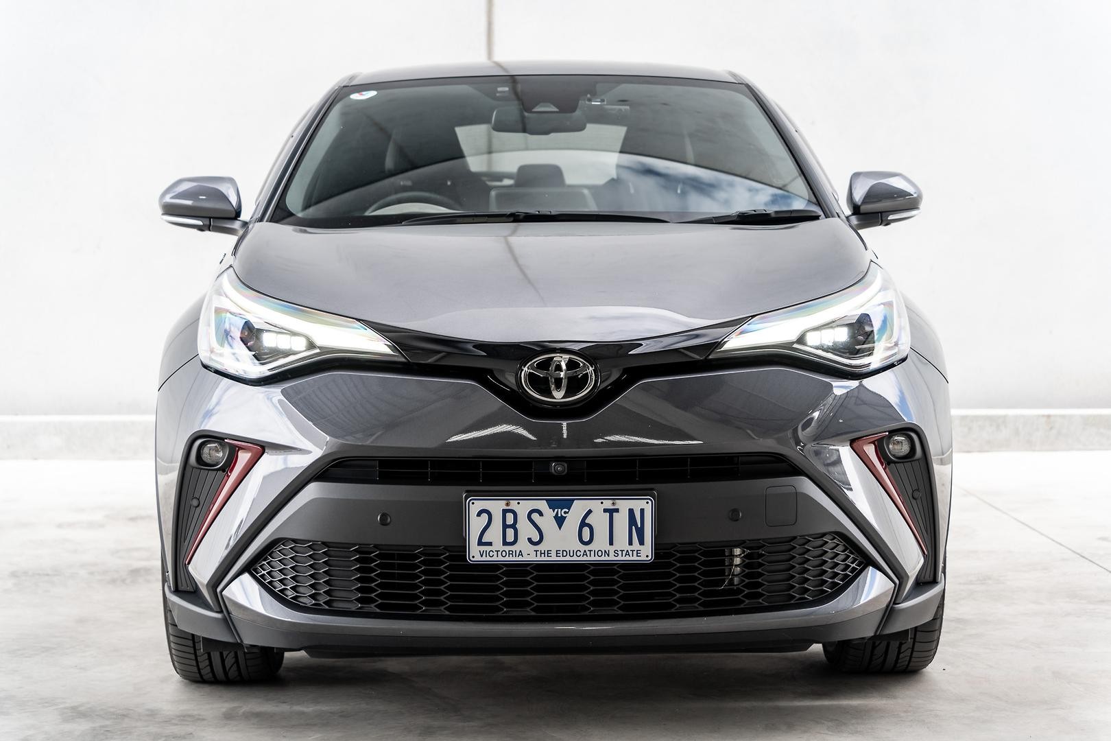 Toyota C-hr image 2