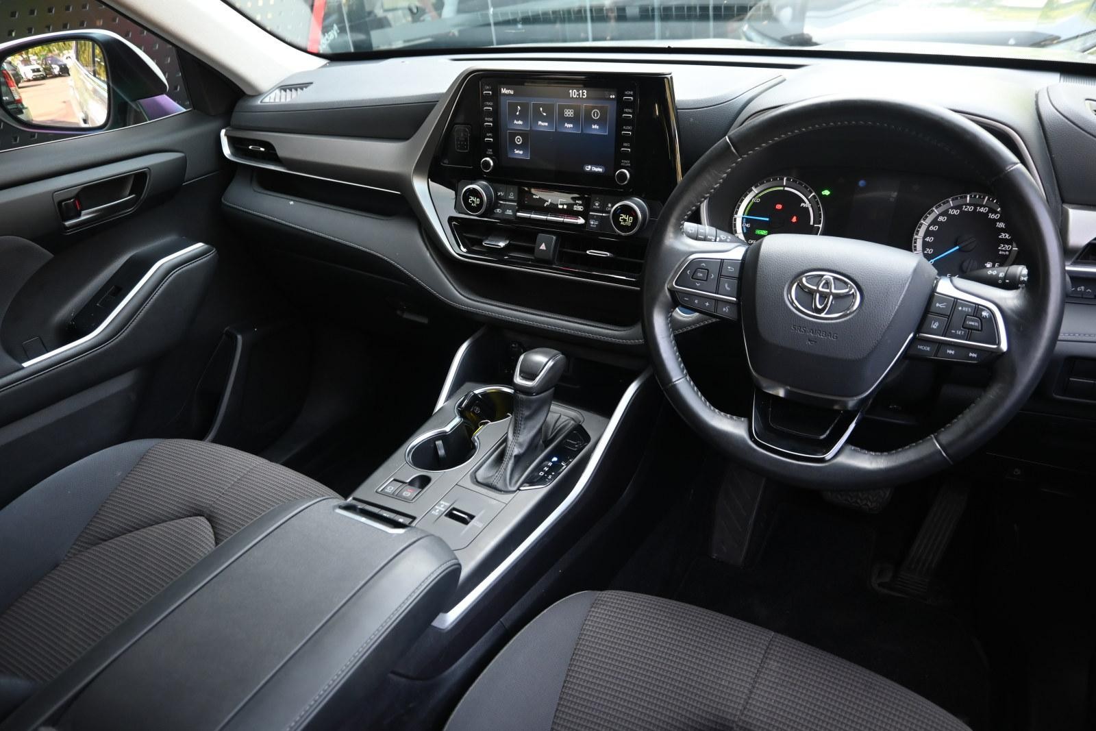 Toyota Kluger image 3