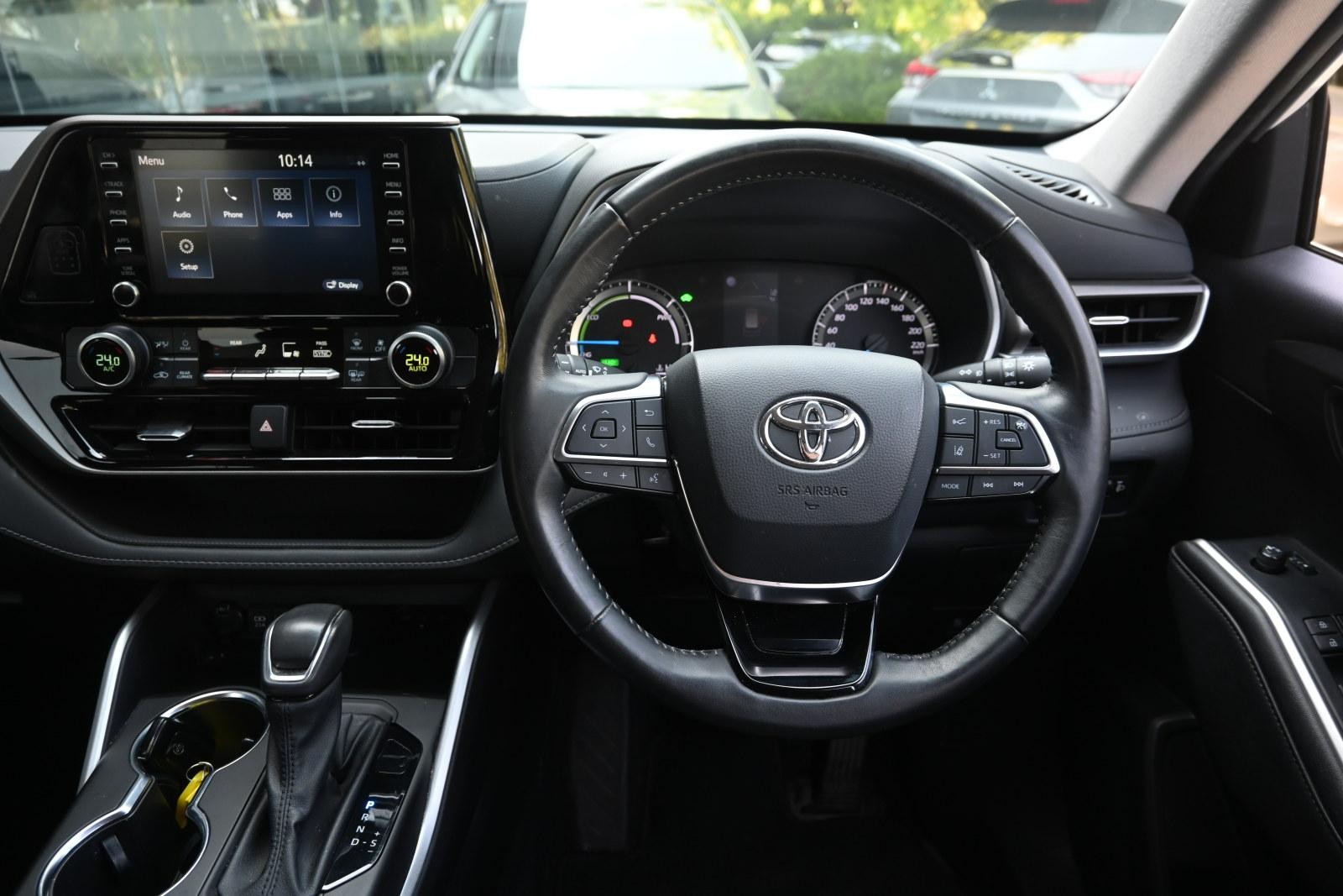 Toyota Kluger image 4