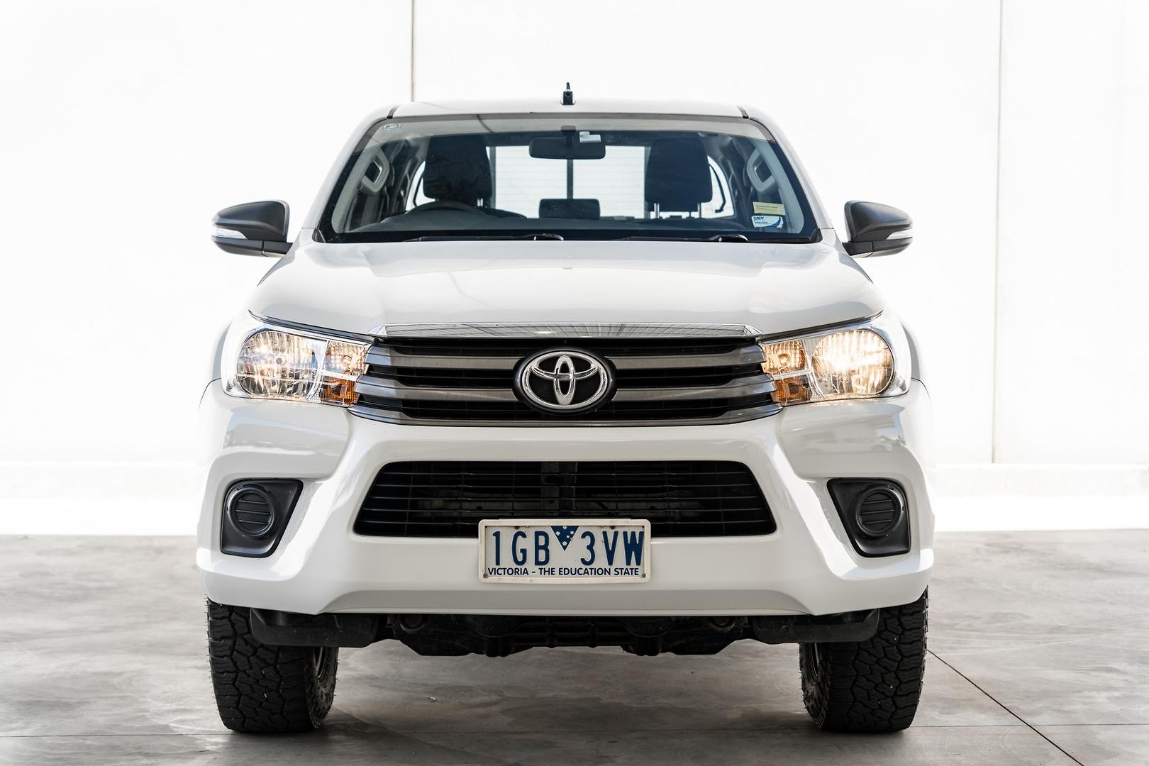 Toyota Hilux image 2