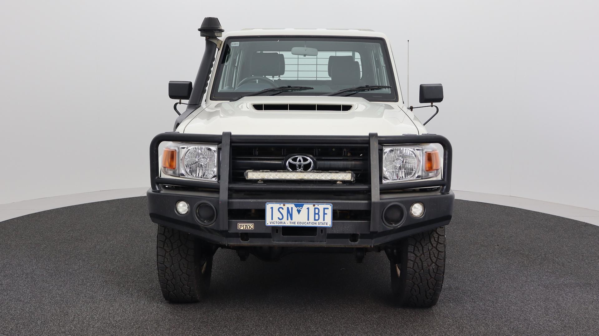 Toyota Landcruiser image 2