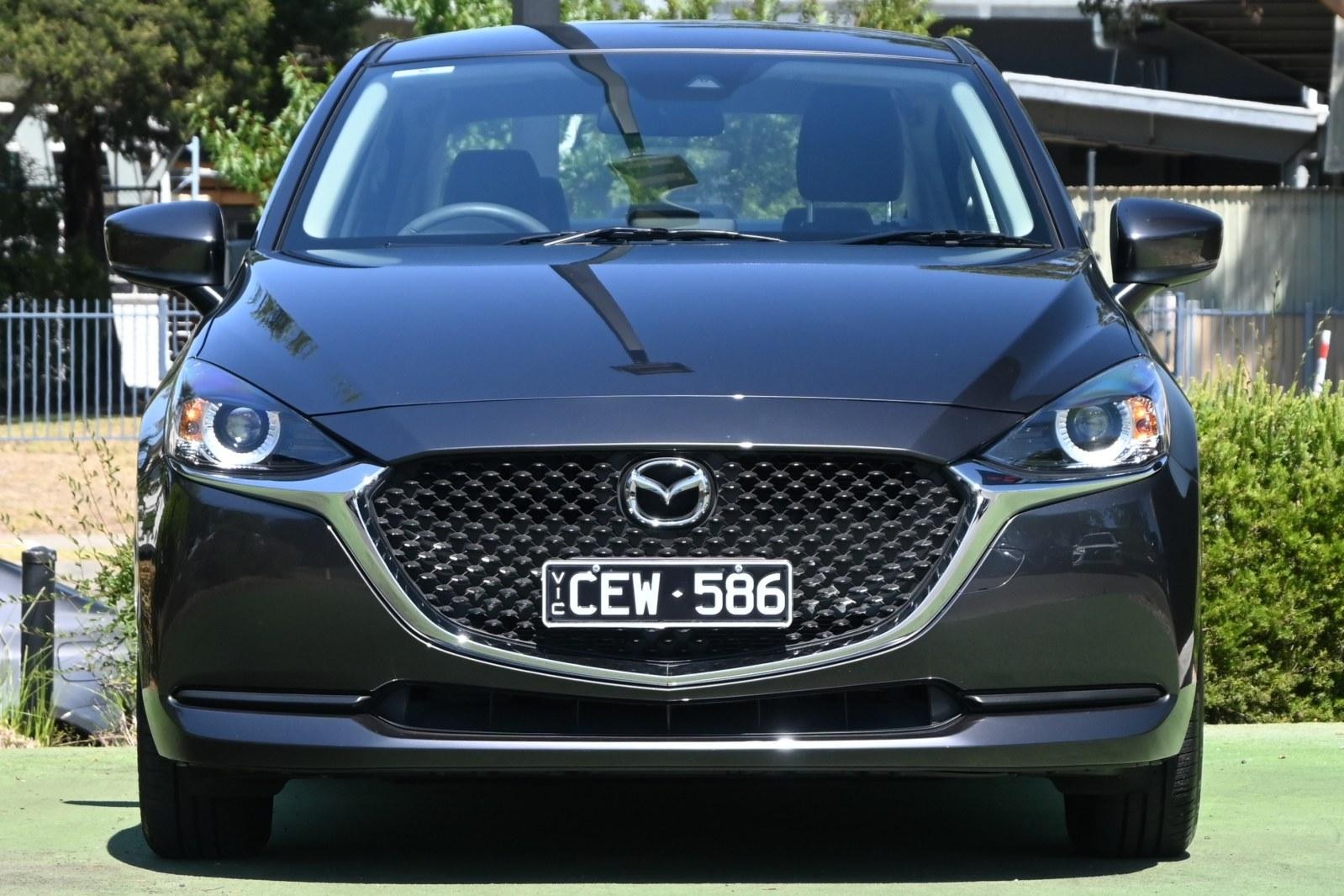 Mazda 2 image 2