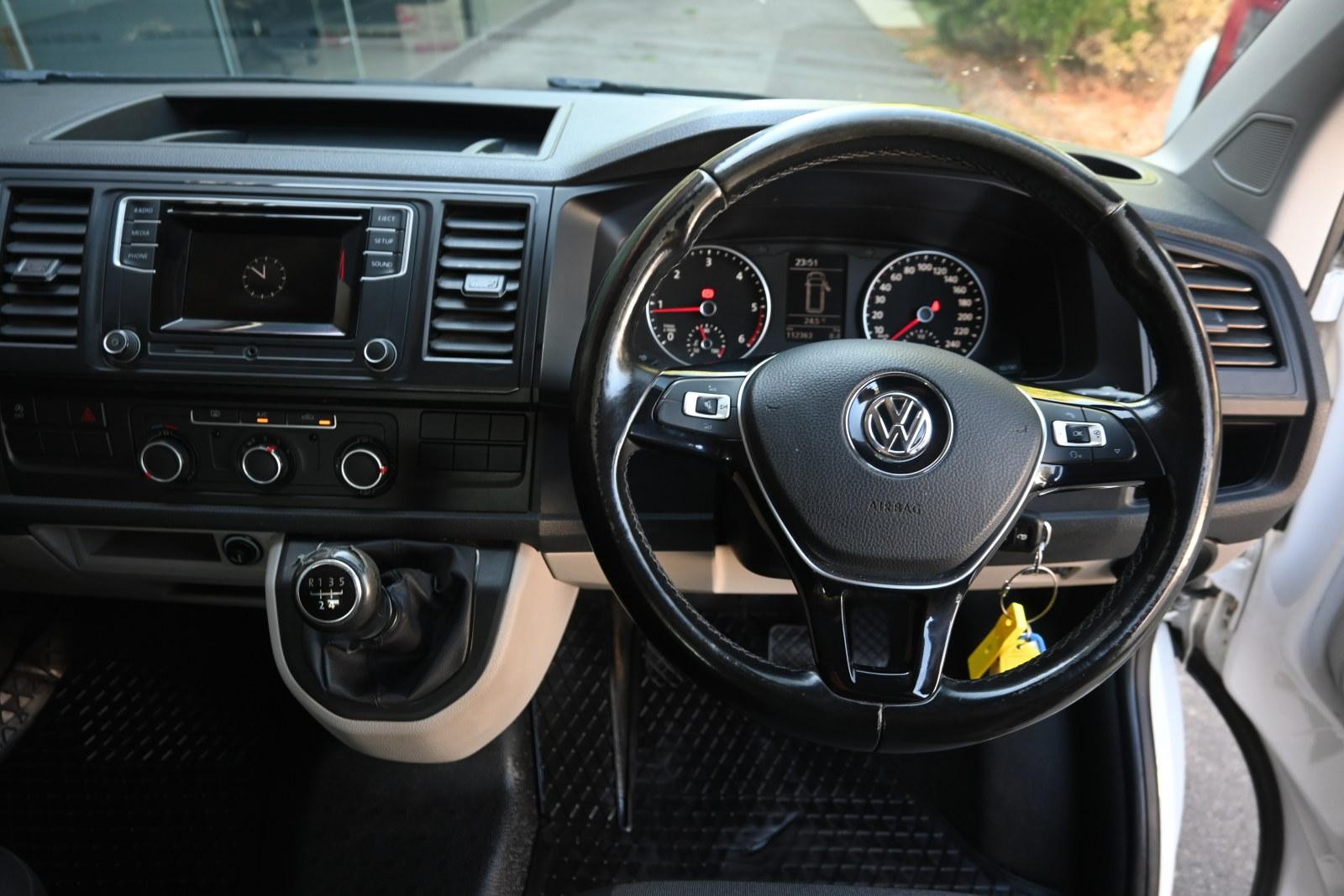 Volkswagen Transporter image 4