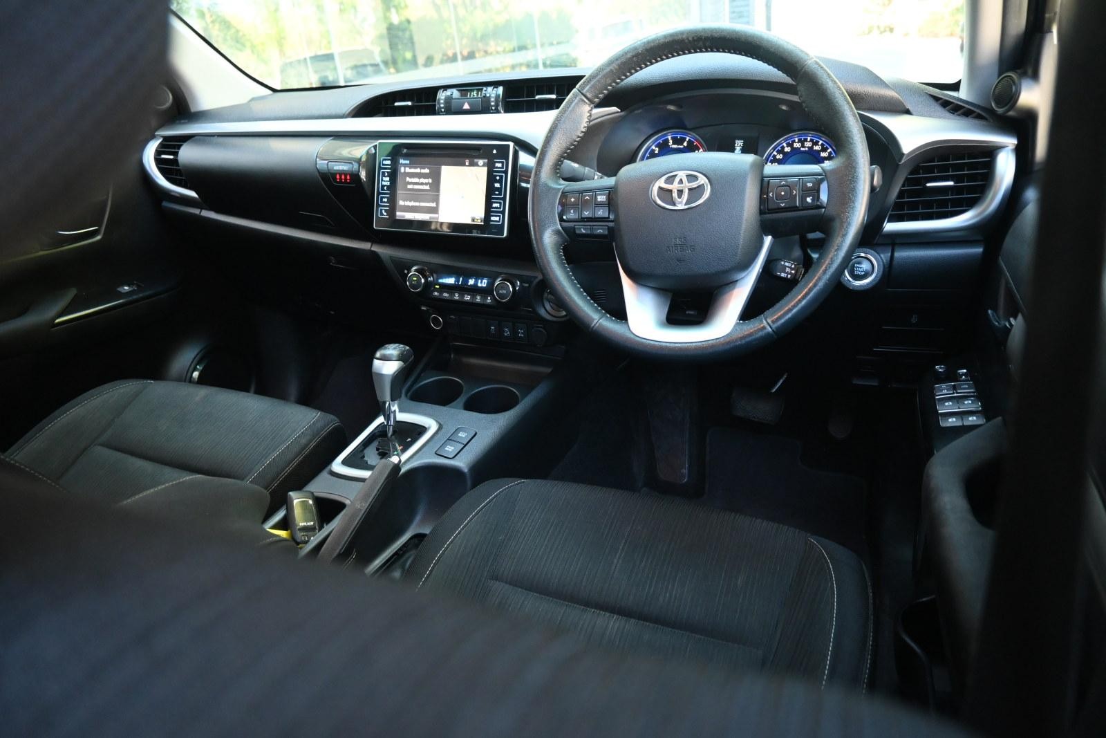 Toyota Hilux image 3