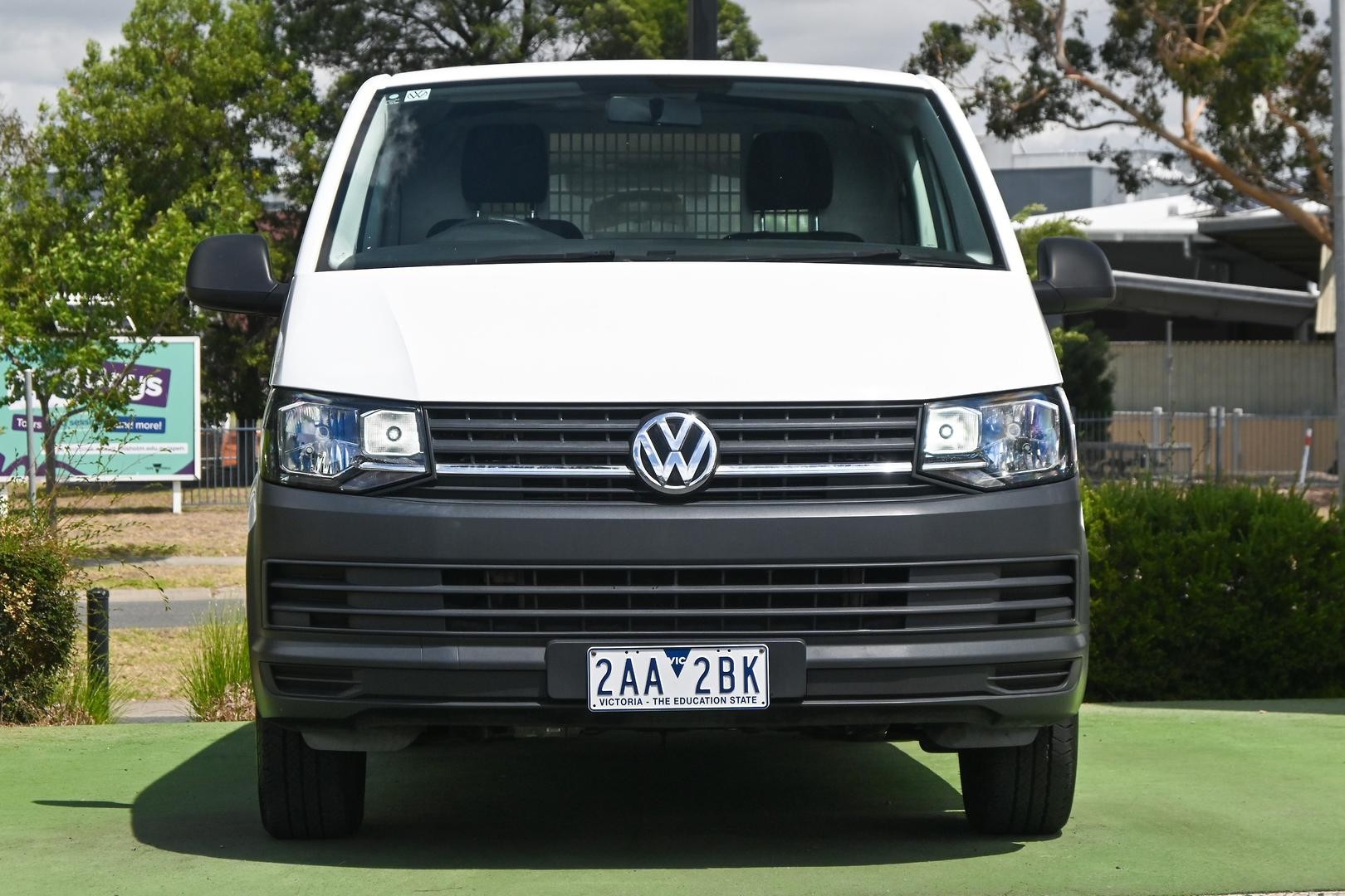 Volkswagen Transporter image 2