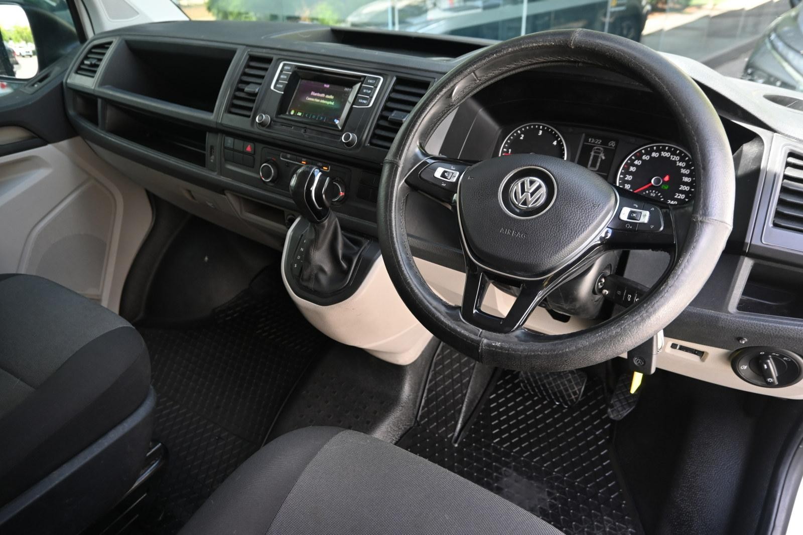 Volkswagen Transporter image 3