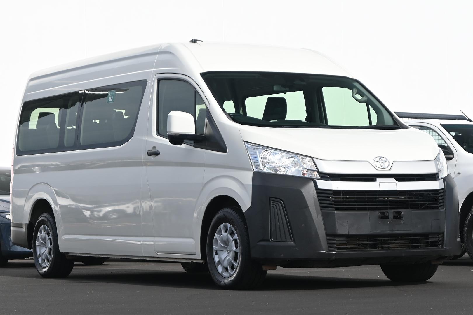 Toyota Hiace image 1