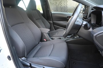 https://dvg-vehicle-assets.s3.amazonaws.com/U16886/p4hxvkgd5dg9ust98epbhila.jpg