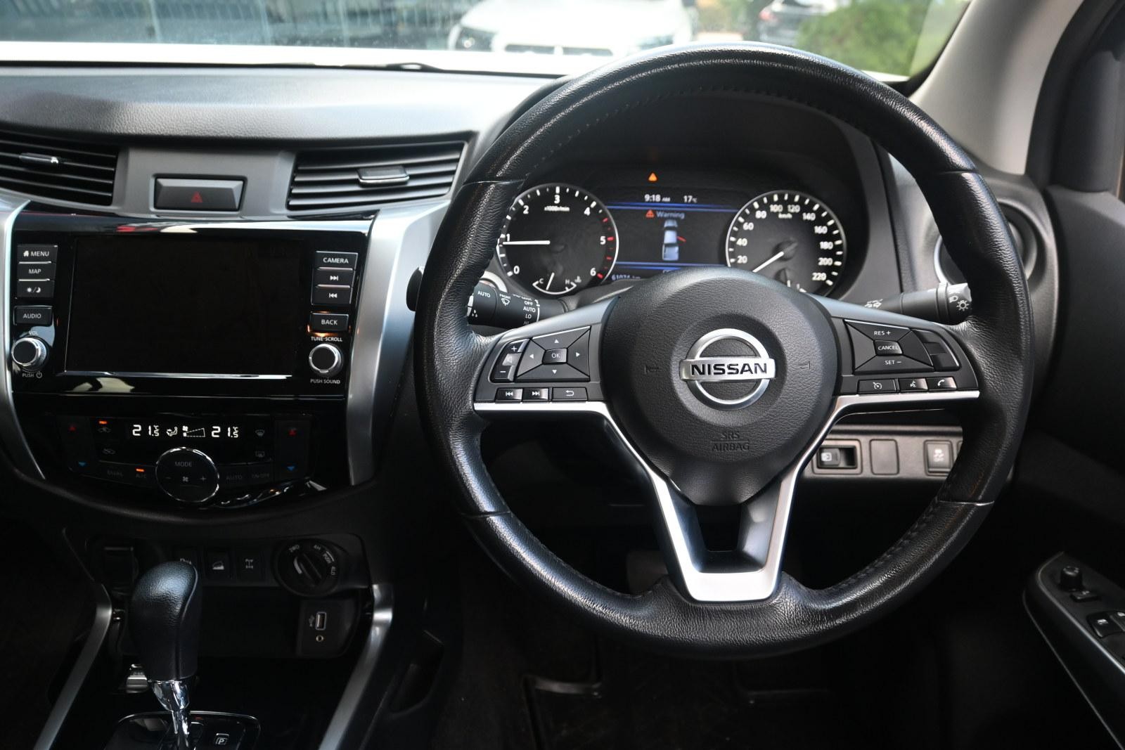 Nissan Navara image 4