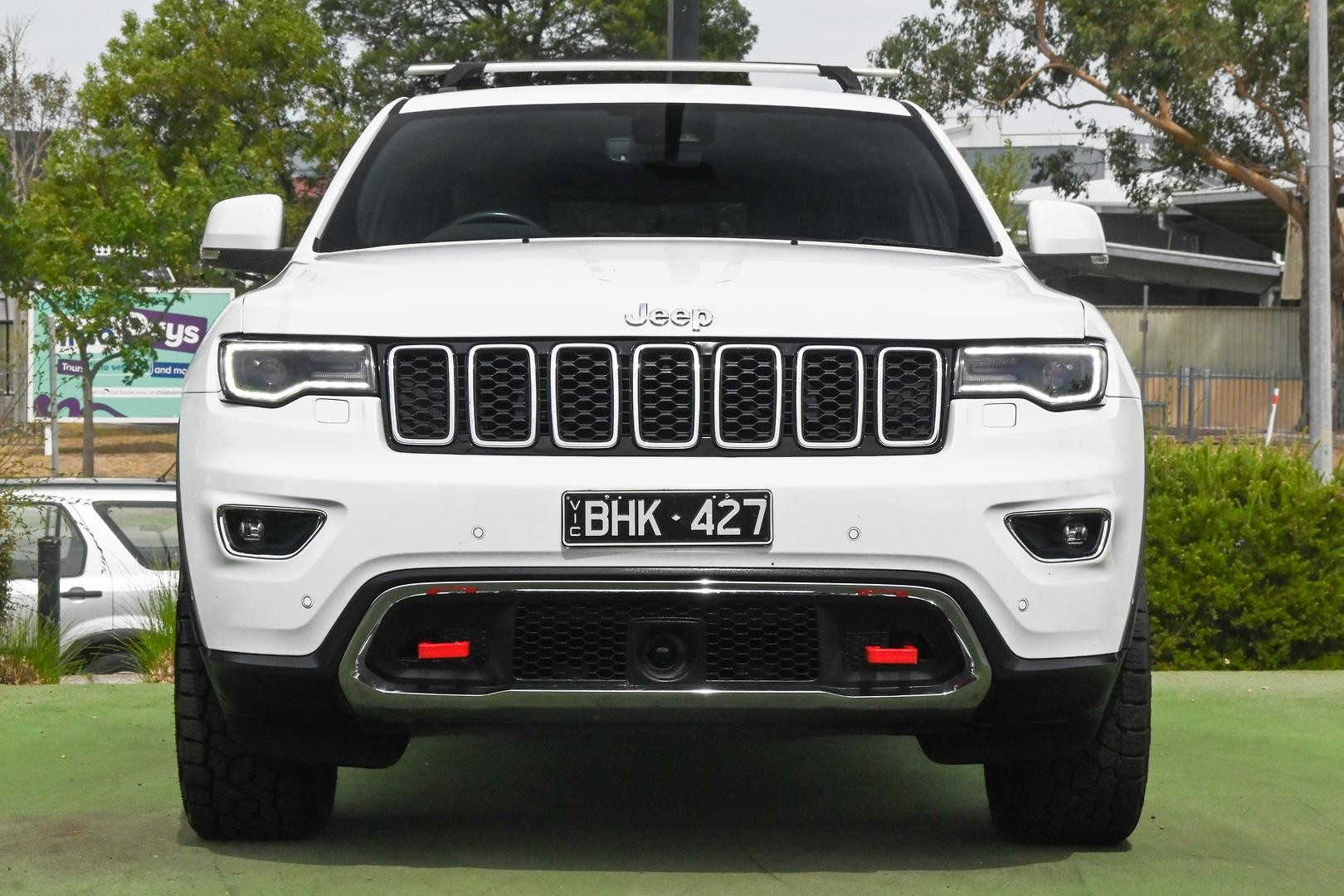 Jeep Grand Cherokee image 2