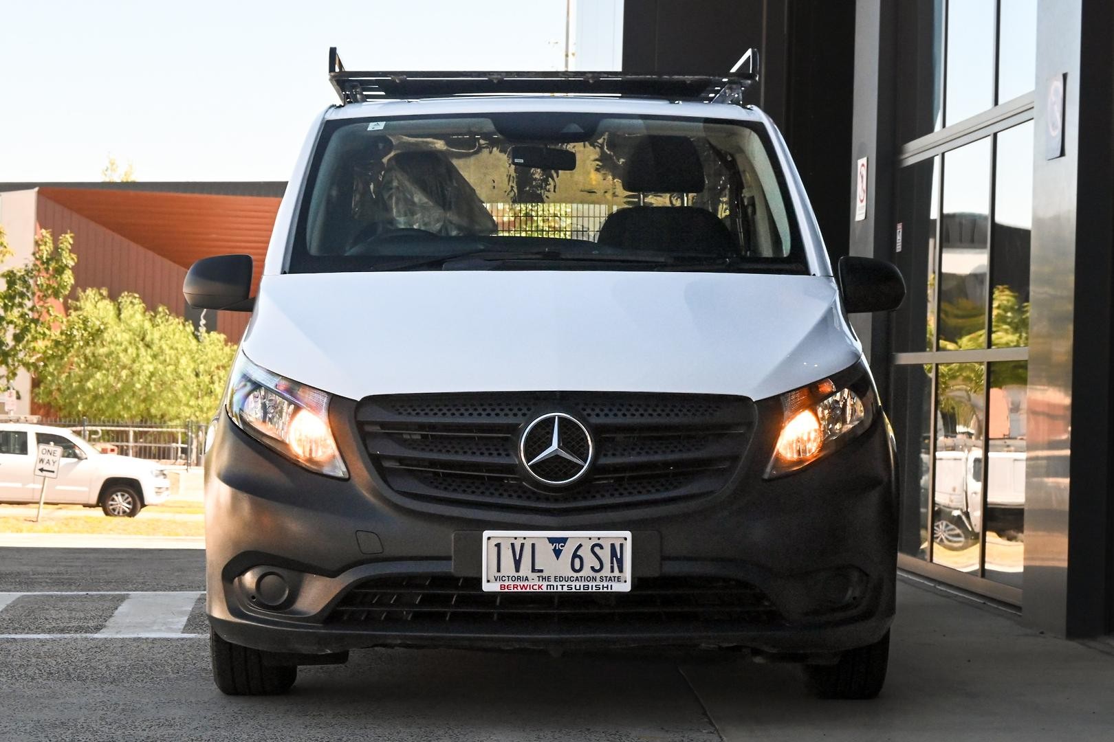 Mercedes Benz Vito image 2