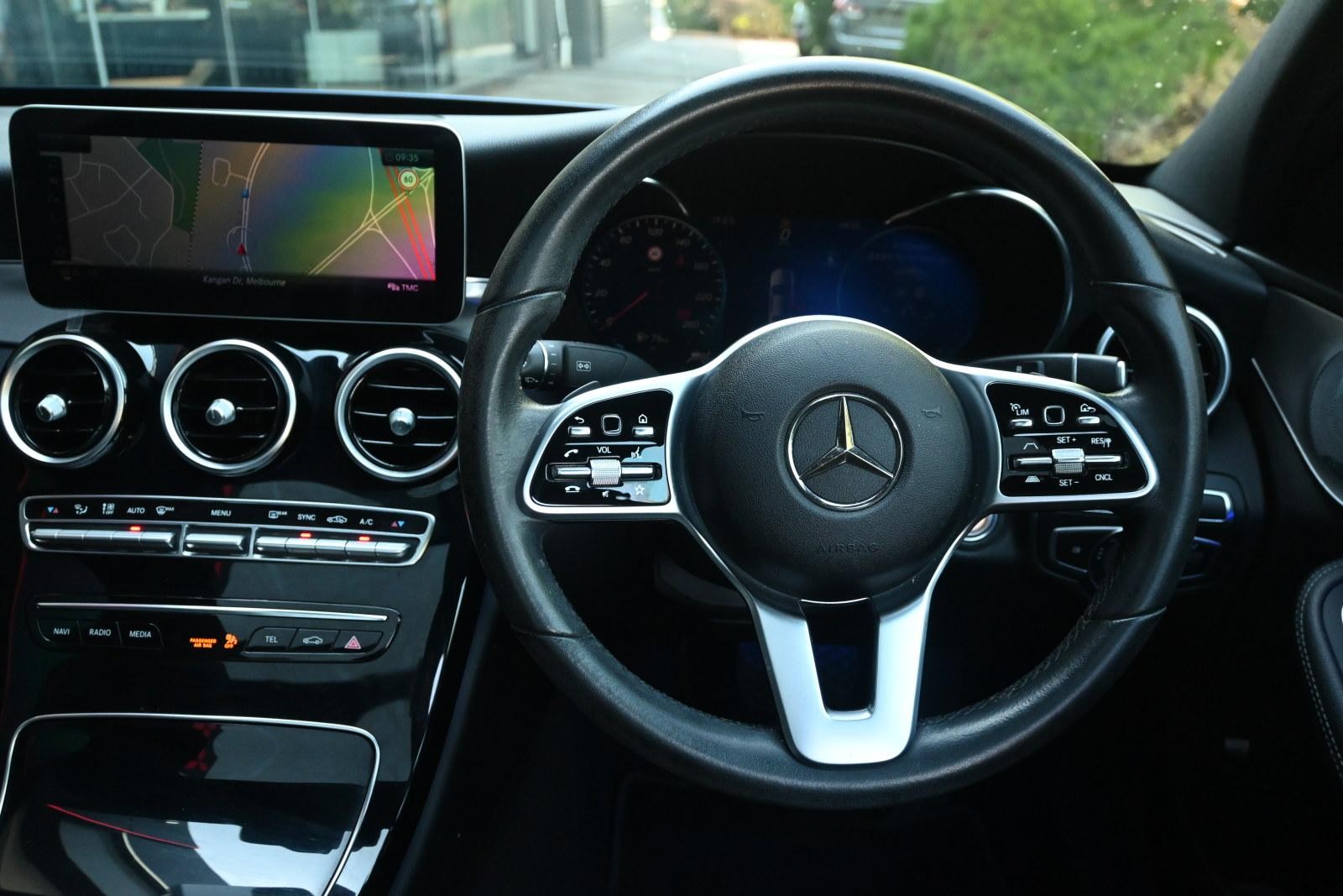 Mercedes Benz C-class image 4