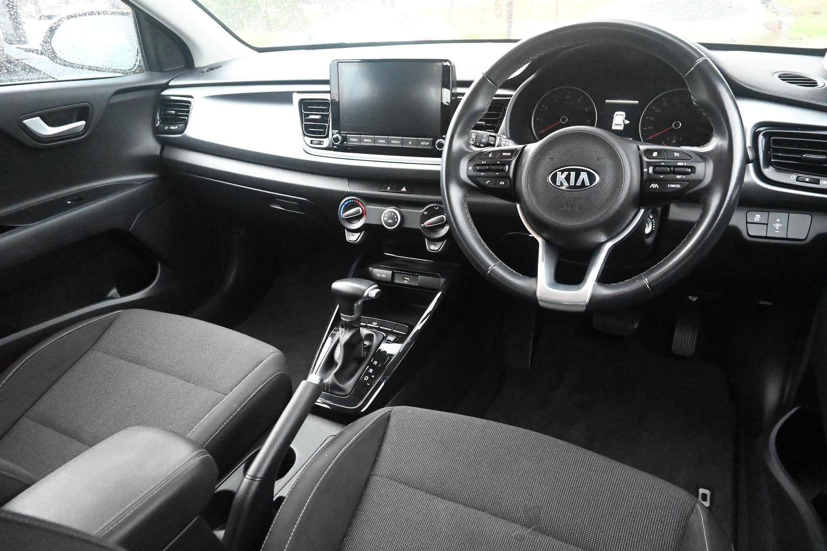 Kia Rio image 4