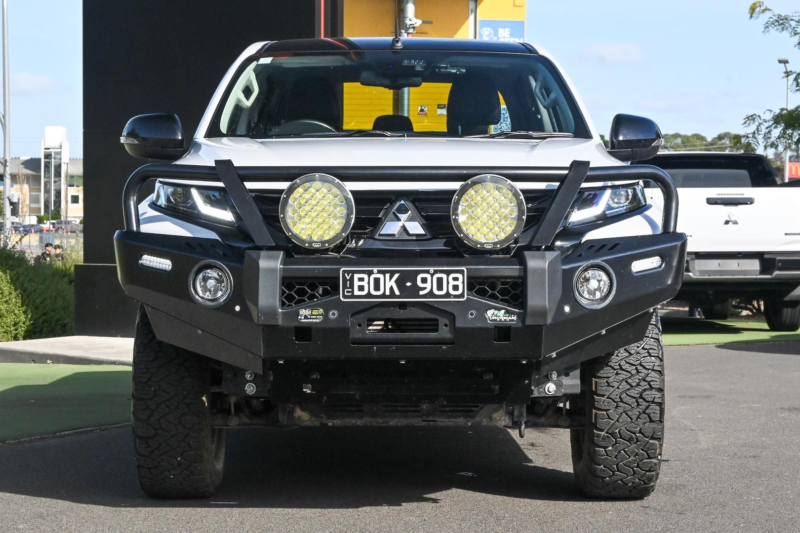 Mitsubishi Triton image 2