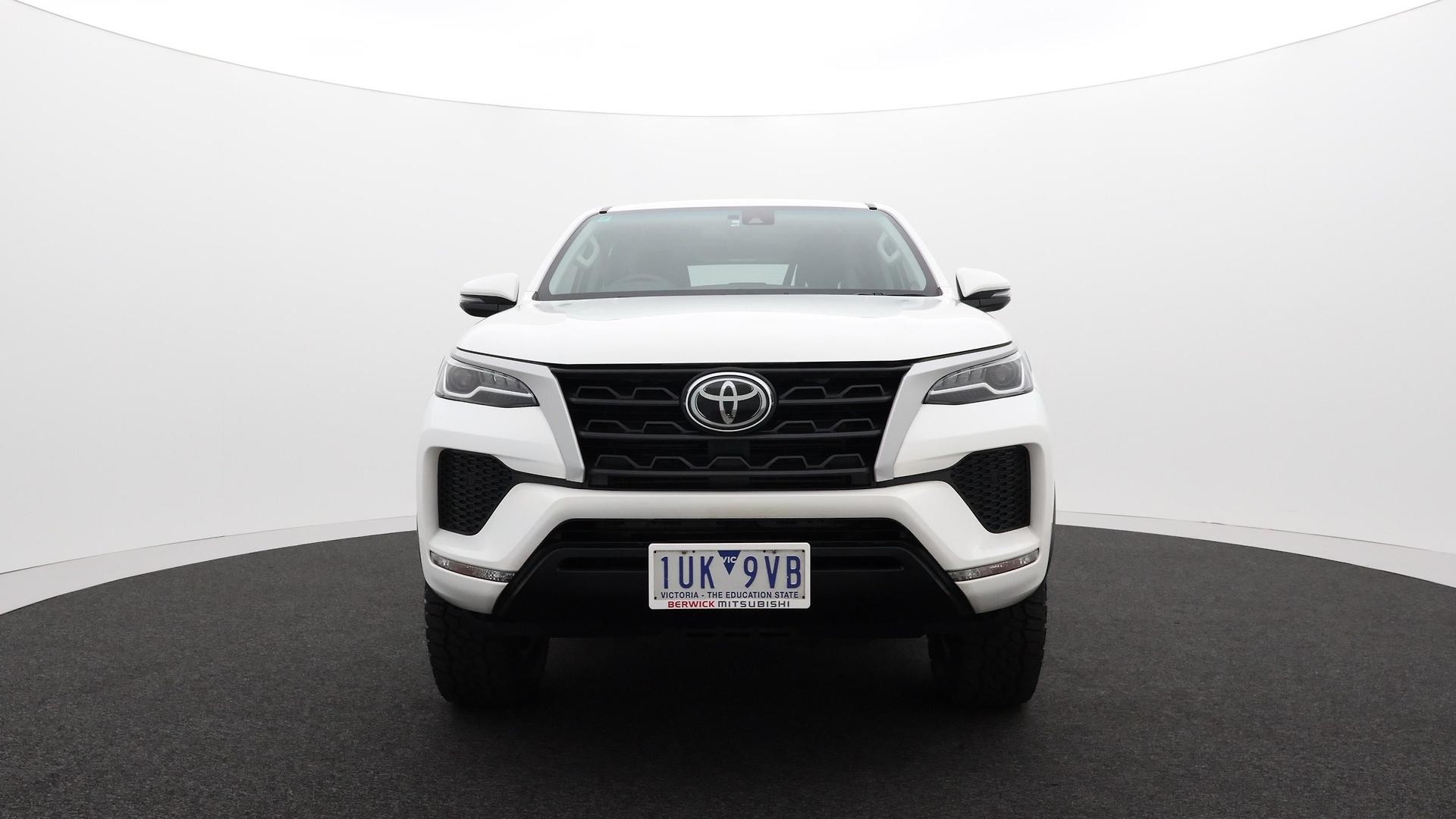 Toyota Fortuner image 2