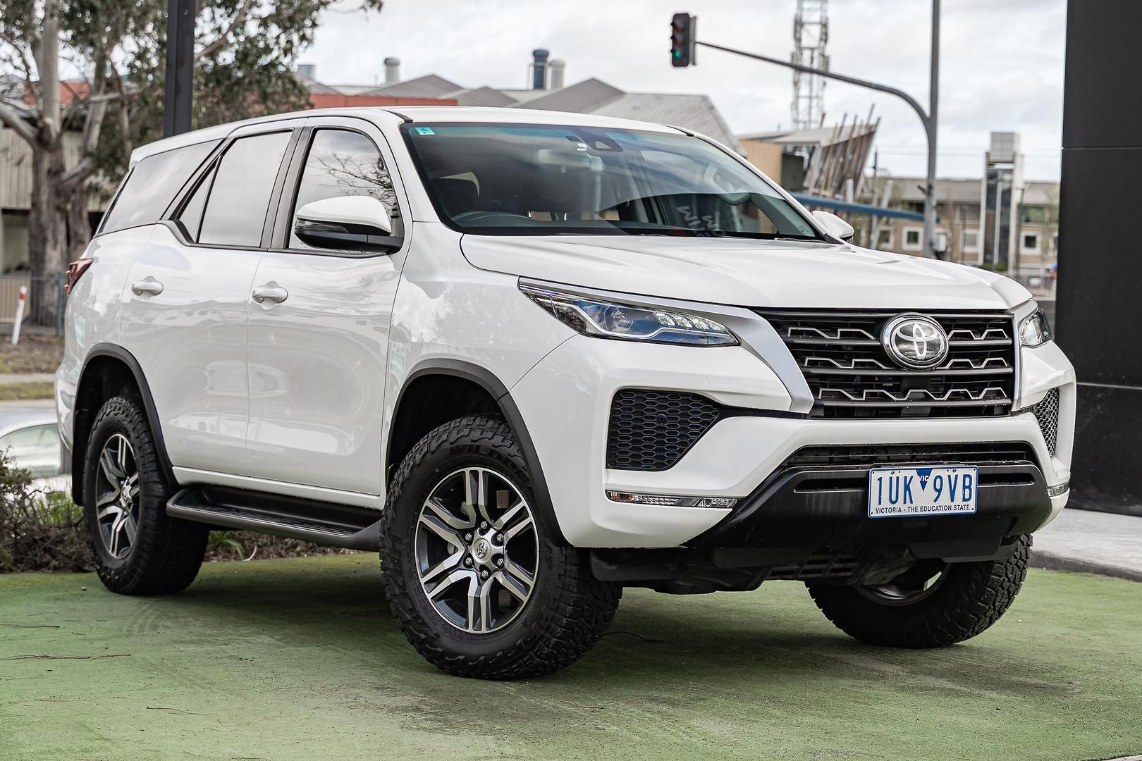Toyota Fortuner image 2