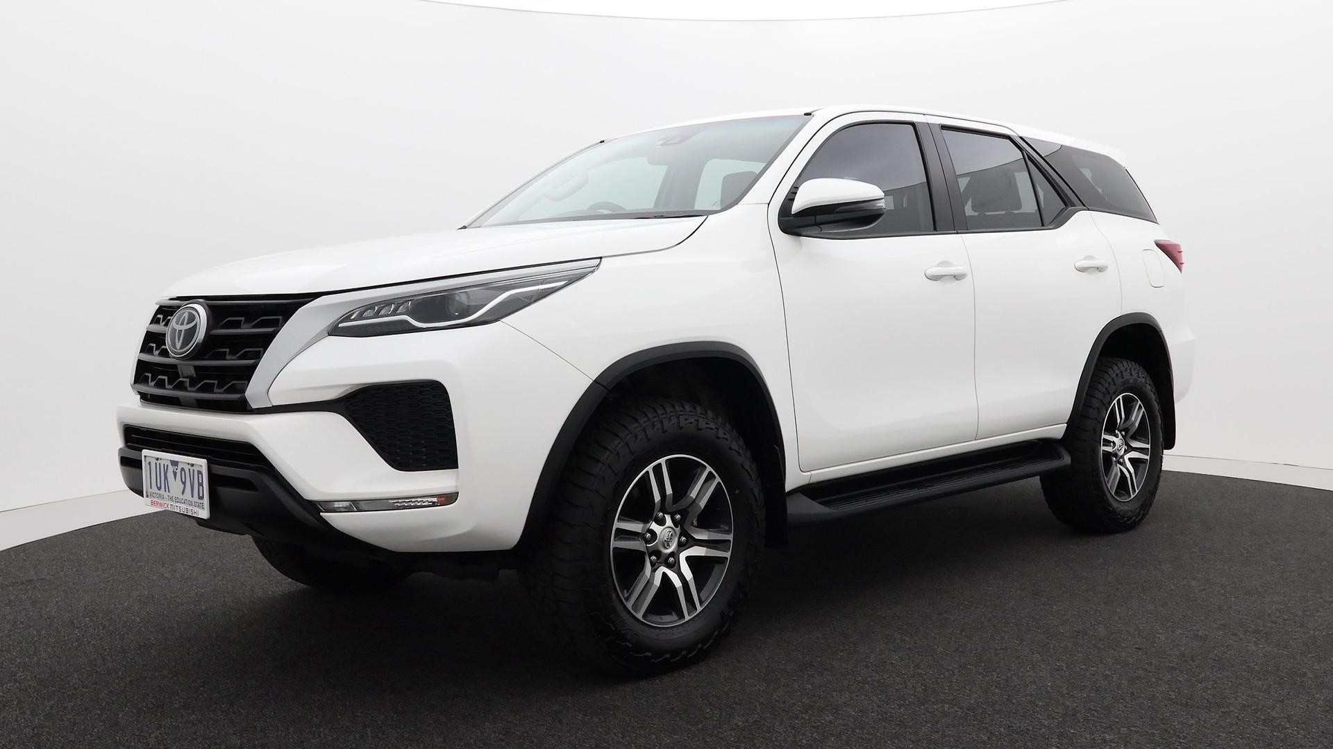 Toyota Fortuner image 1