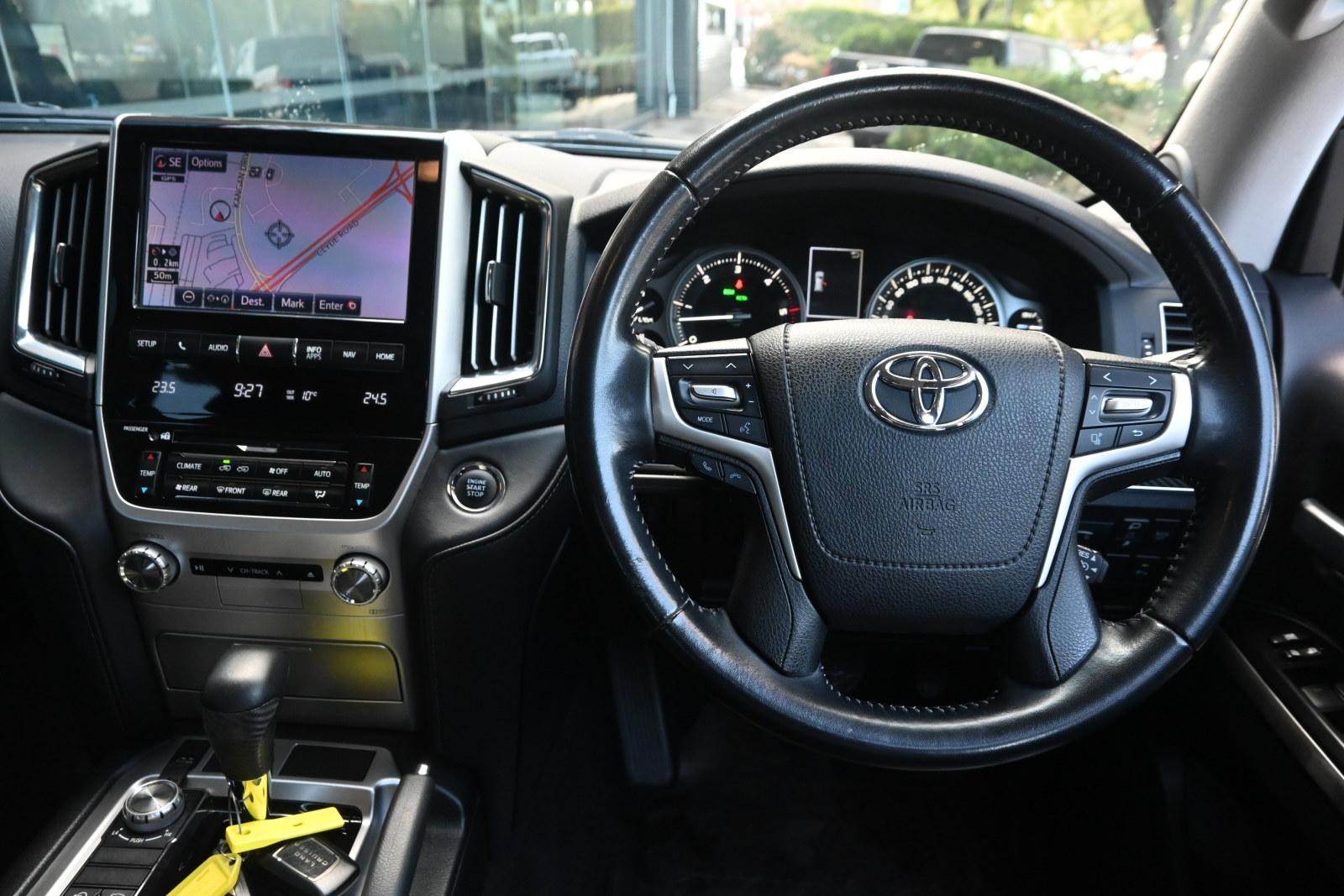 Toyota Landcruiser image 4