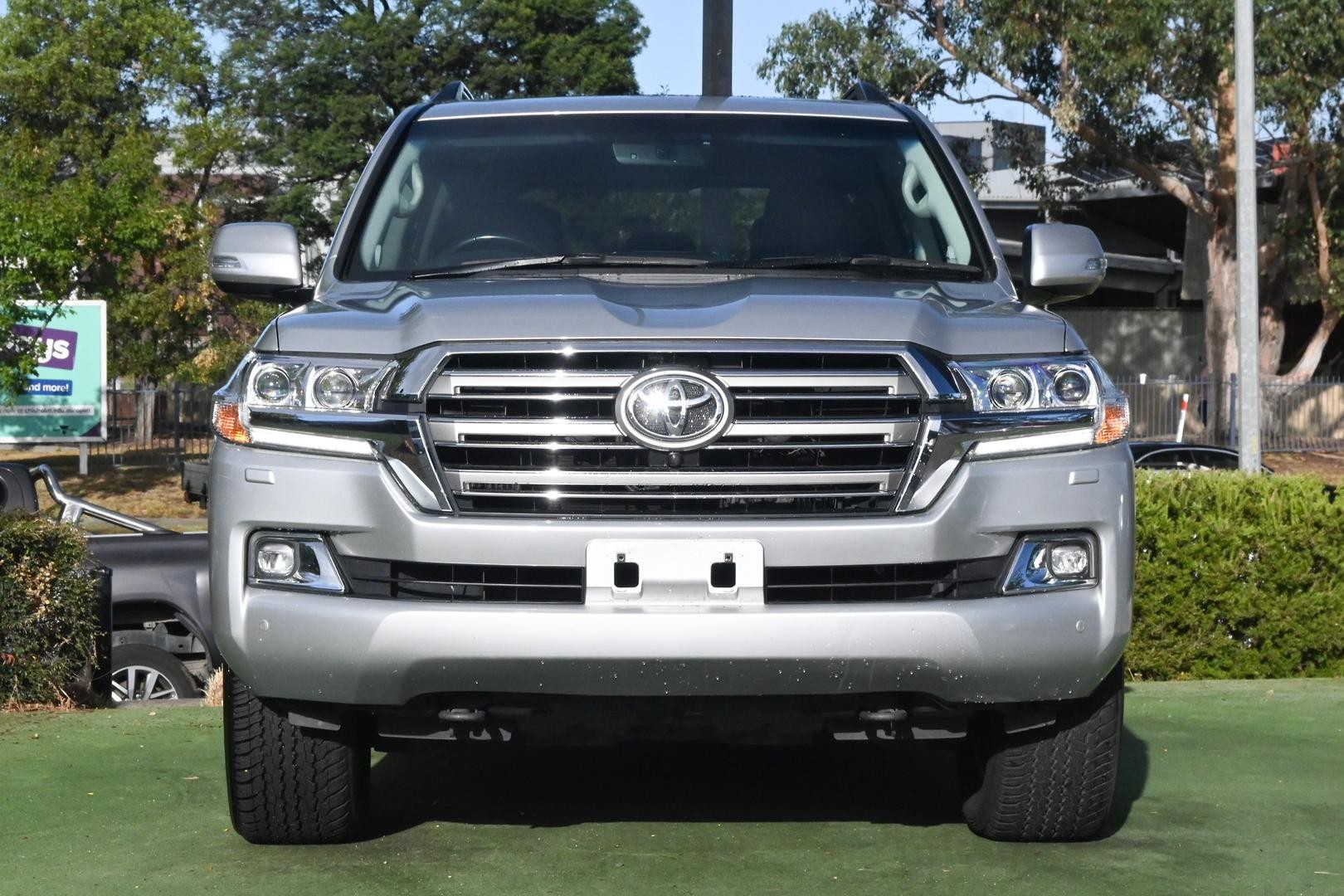 Toyota Landcruiser image 2