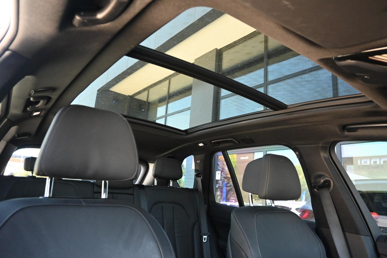 BMW X5 image 4