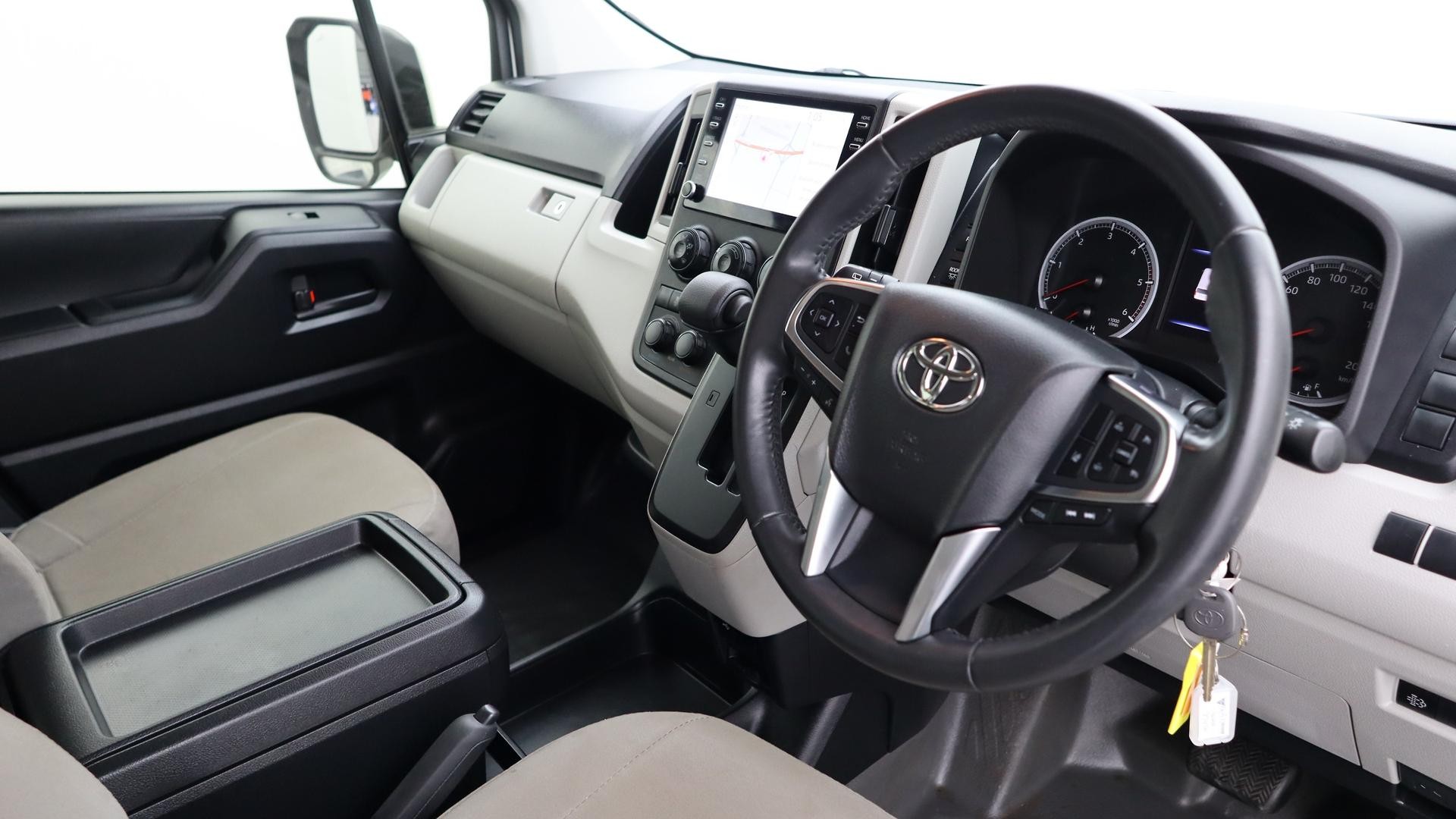 Toyota Hiace image 4
