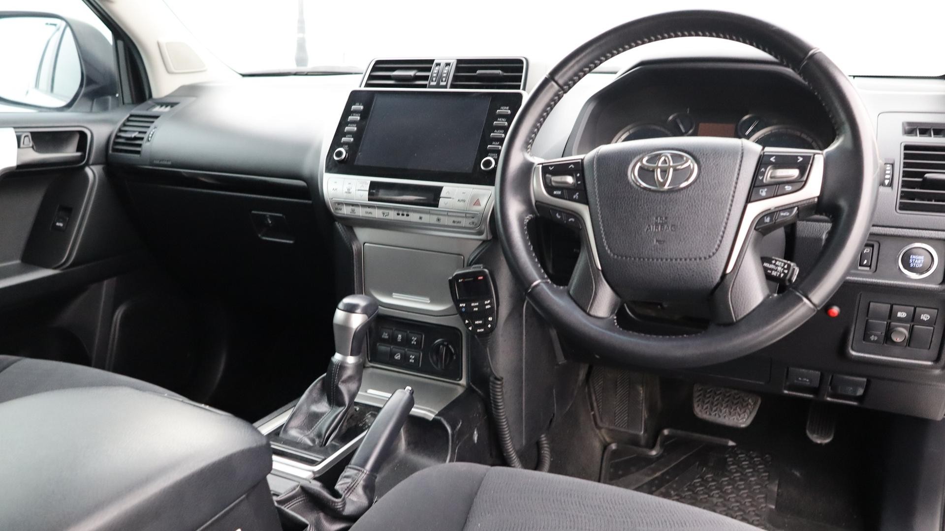 Toyota Landcruiser Prado image 4