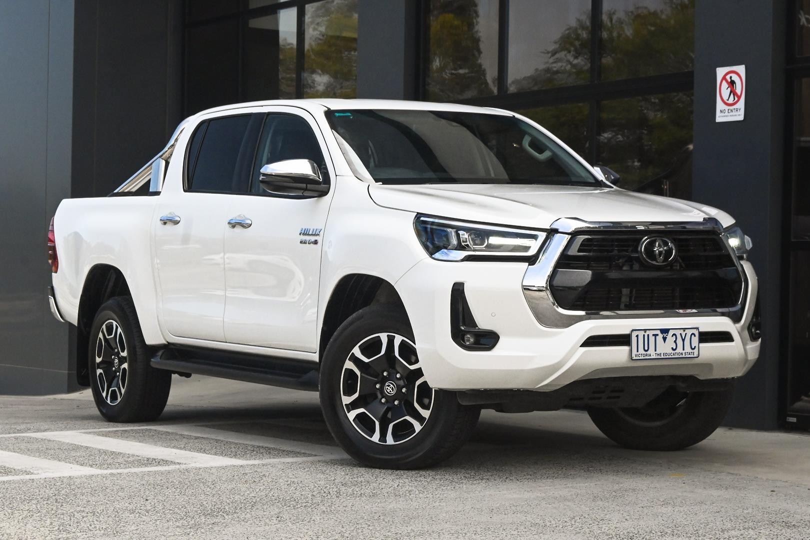 Toyota Hilux image 1