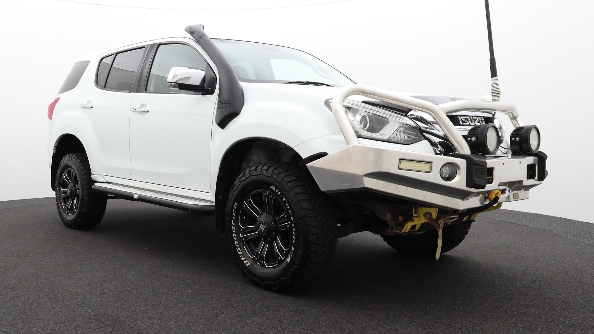 Isuzu Mu-x image 3