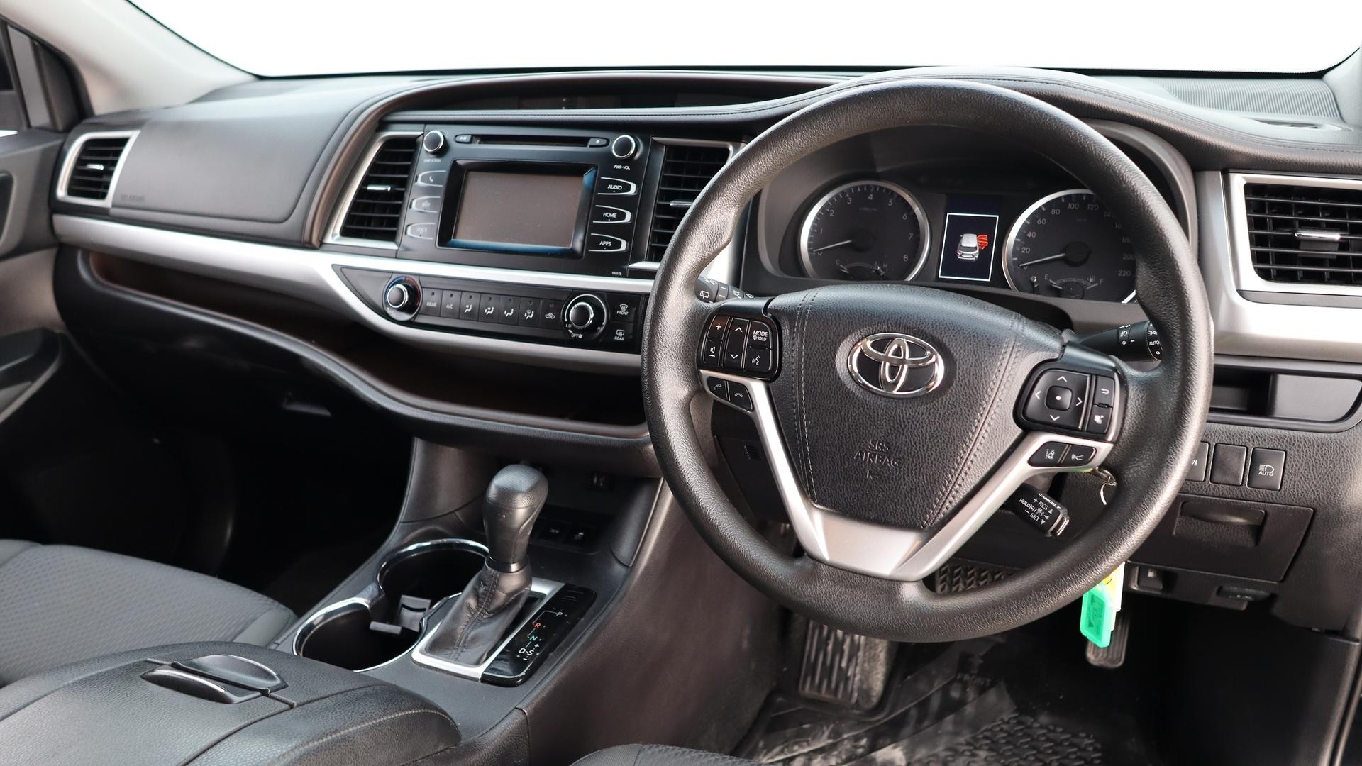 Toyota Kluger image 4