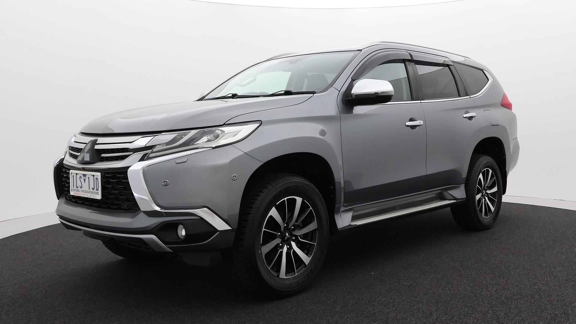 Mitsubishi Pajero Sport image 1
