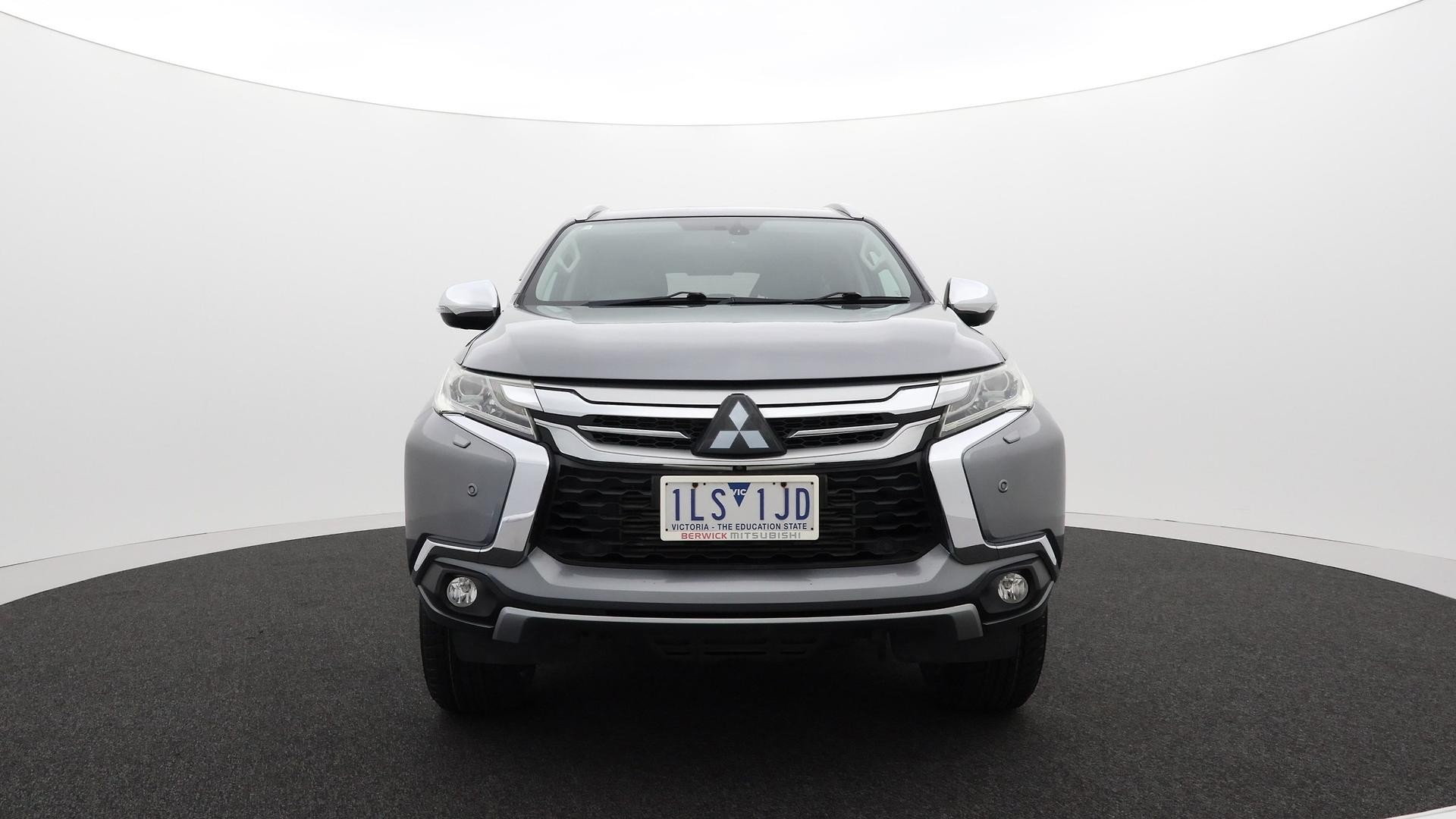 Mitsubishi Pajero Sport image 2