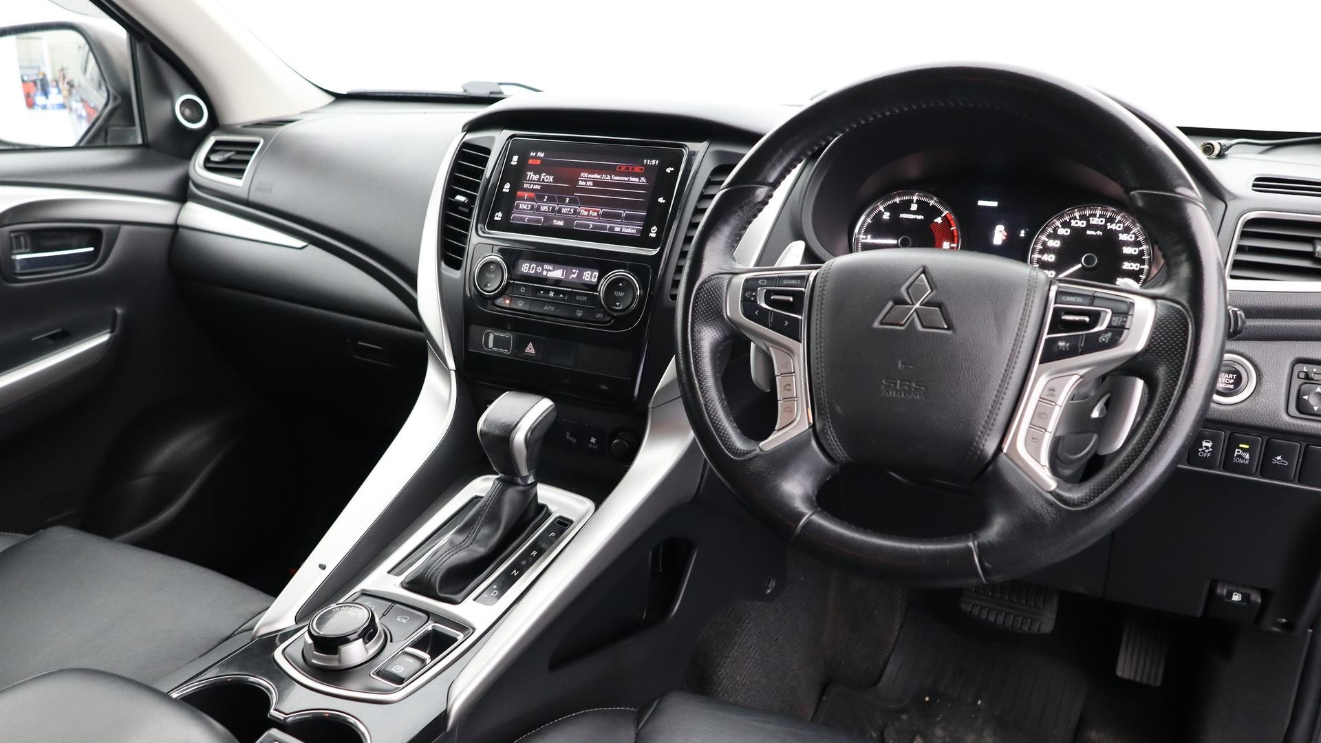 Mitsubishi Pajero Sport image 4