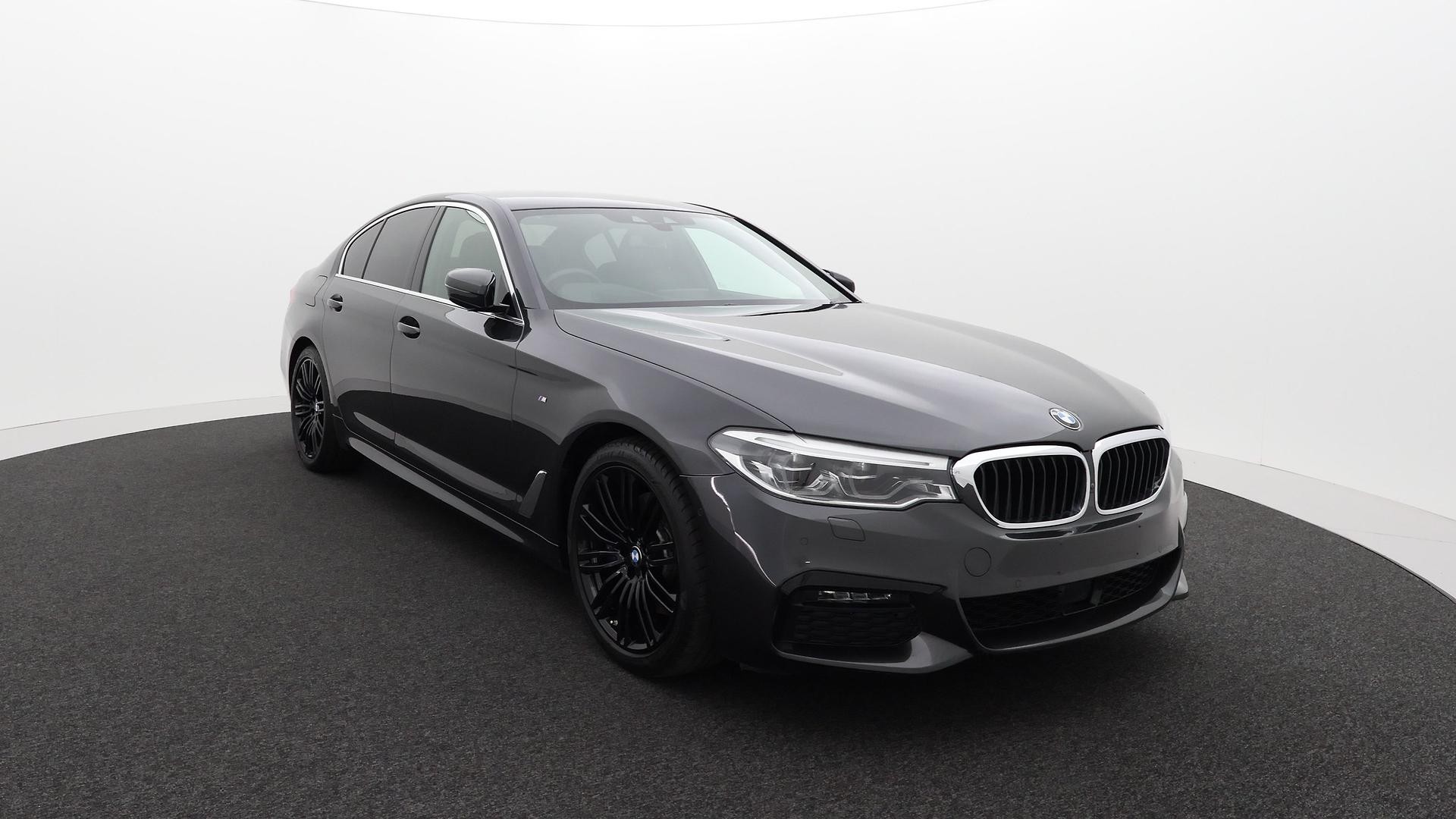 BMW 5 Series image 3